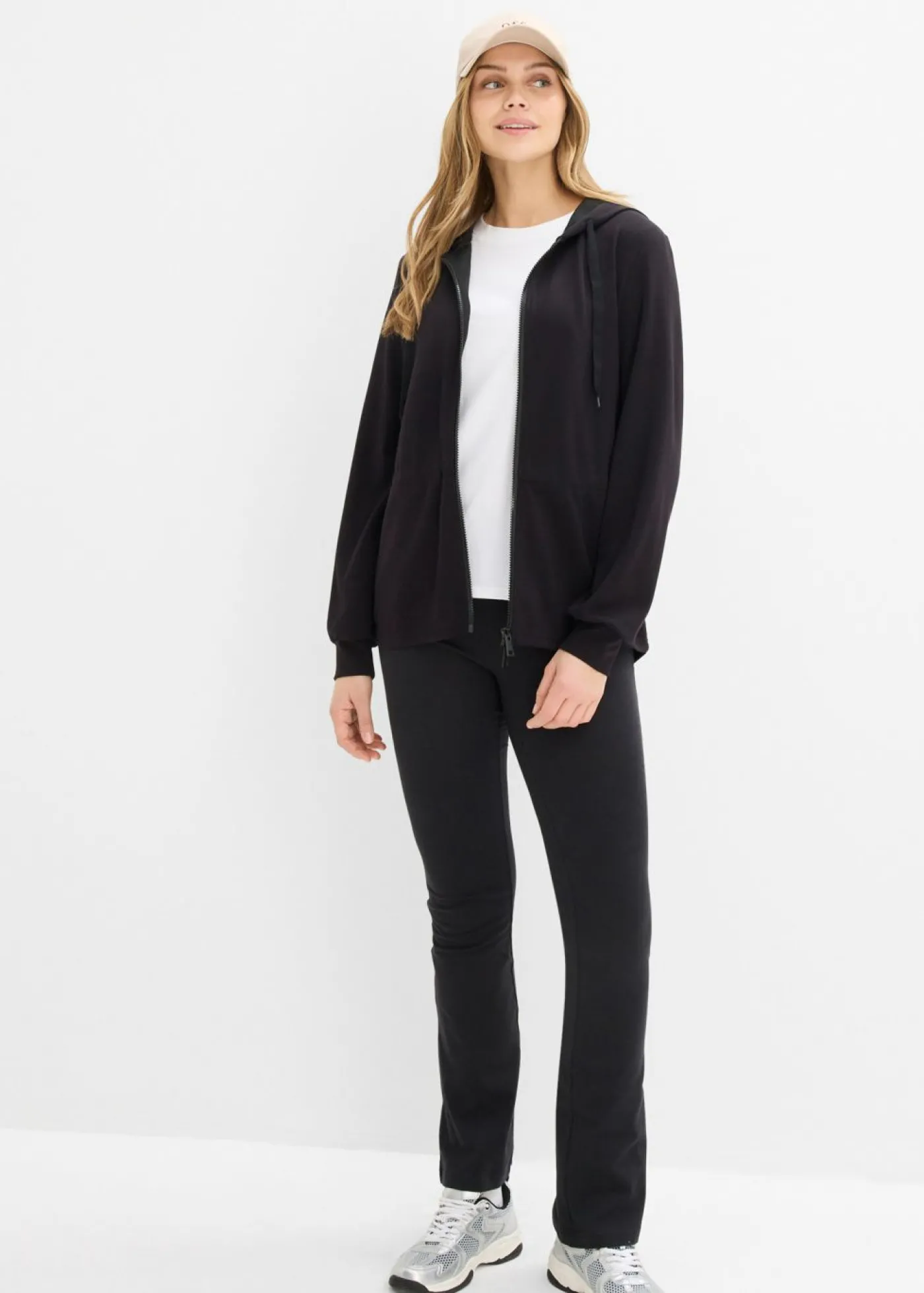 bonprix bonprix Chaqueta de neopreno suave Negro Hot
