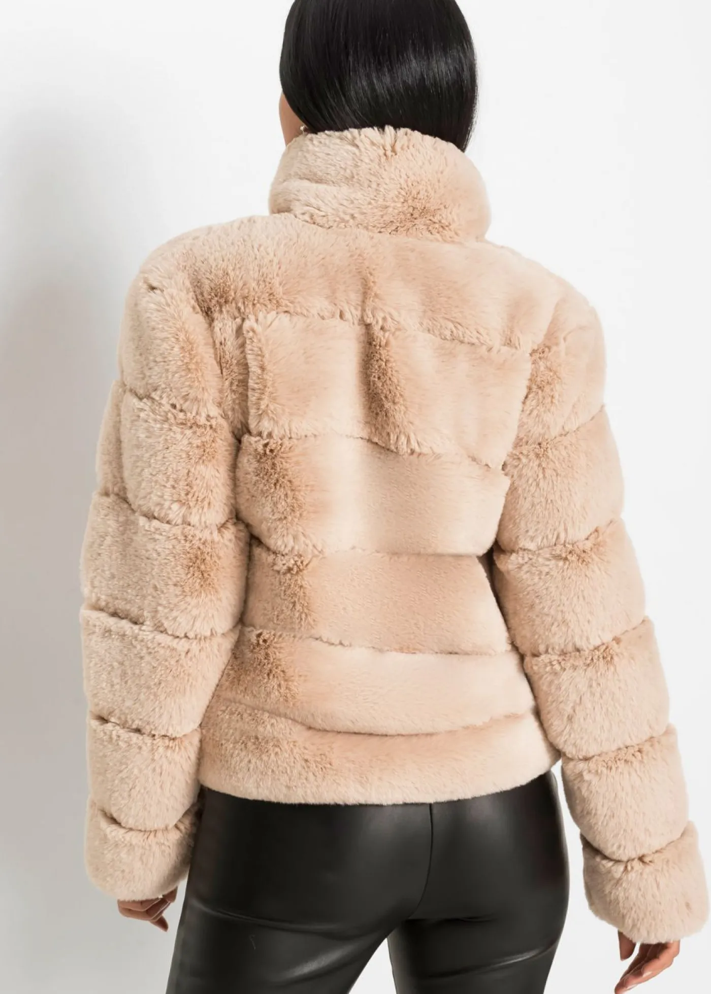 bonprix bonprix Chaqueta de pelo sintético con cremallera rosa pálido New