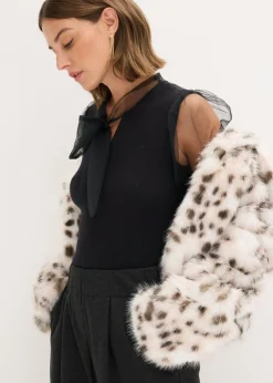 bonprix bonprix Chaqueta de piel sintética Crema Hot