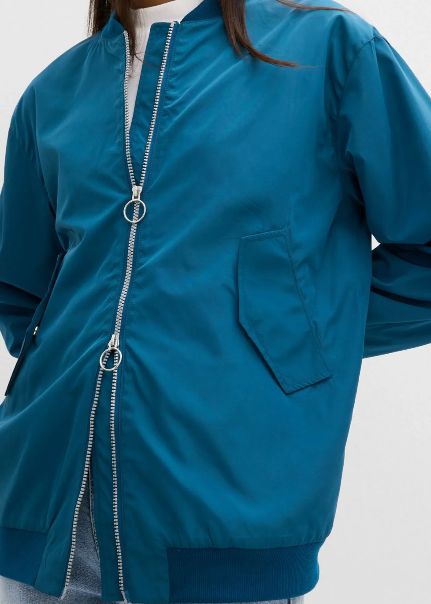bonprix bonprix Chaqueta de piloto ancha con forro de leopardo Petróleo azul Outlet