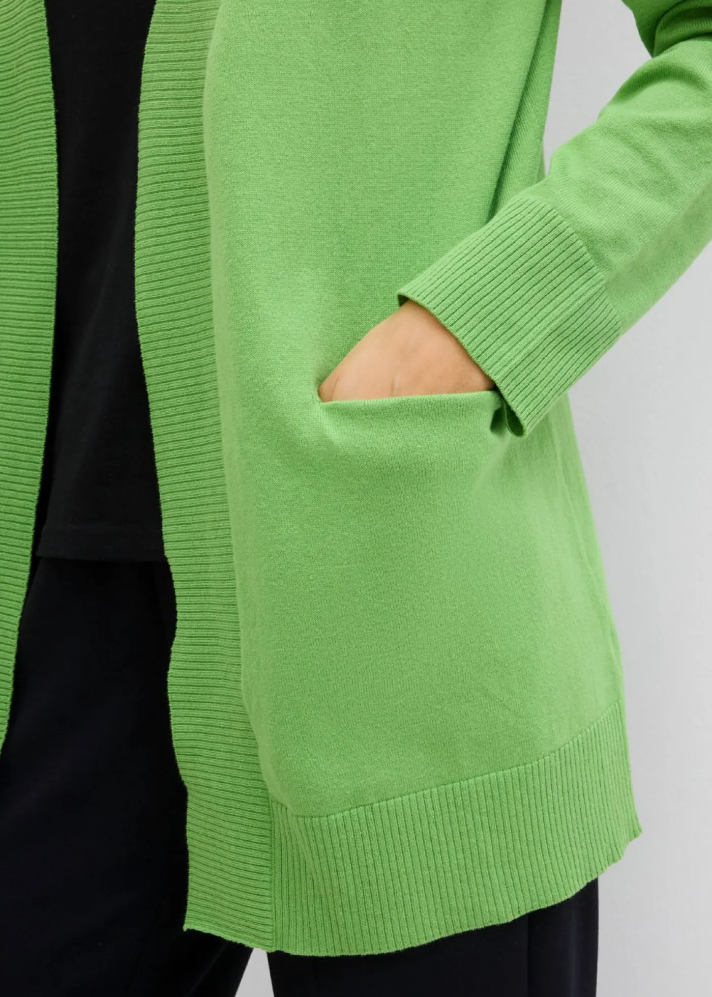 bonprix bonprix Chaqueta de punto con bolsillos y manga larga Verde Outlet