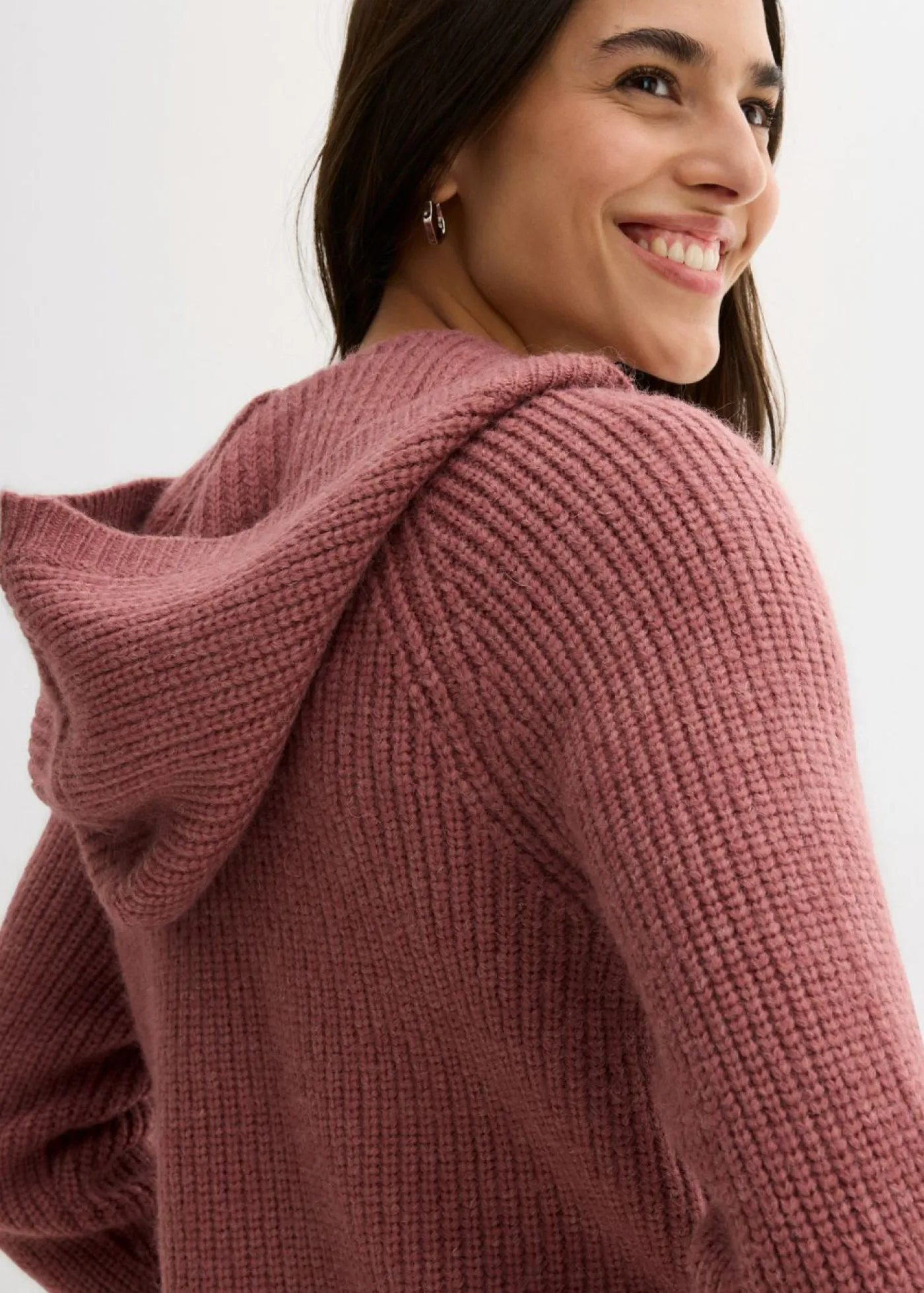 bonprix bonprix Chaqueta de punto con capucha baya suave Online