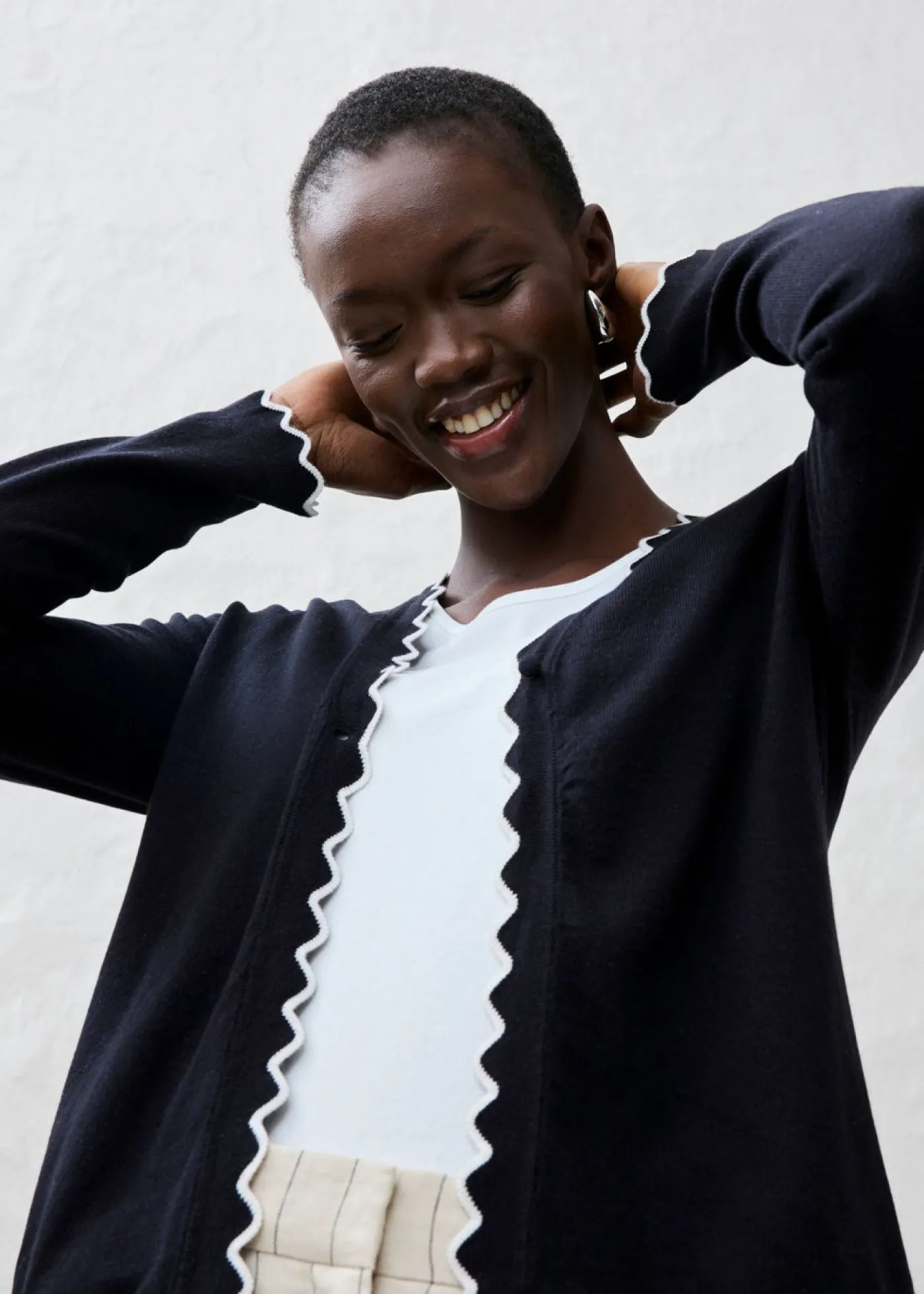 bonprix bonprix Chaqueta de punto con contenido de seda Negro-blanco lana Online
