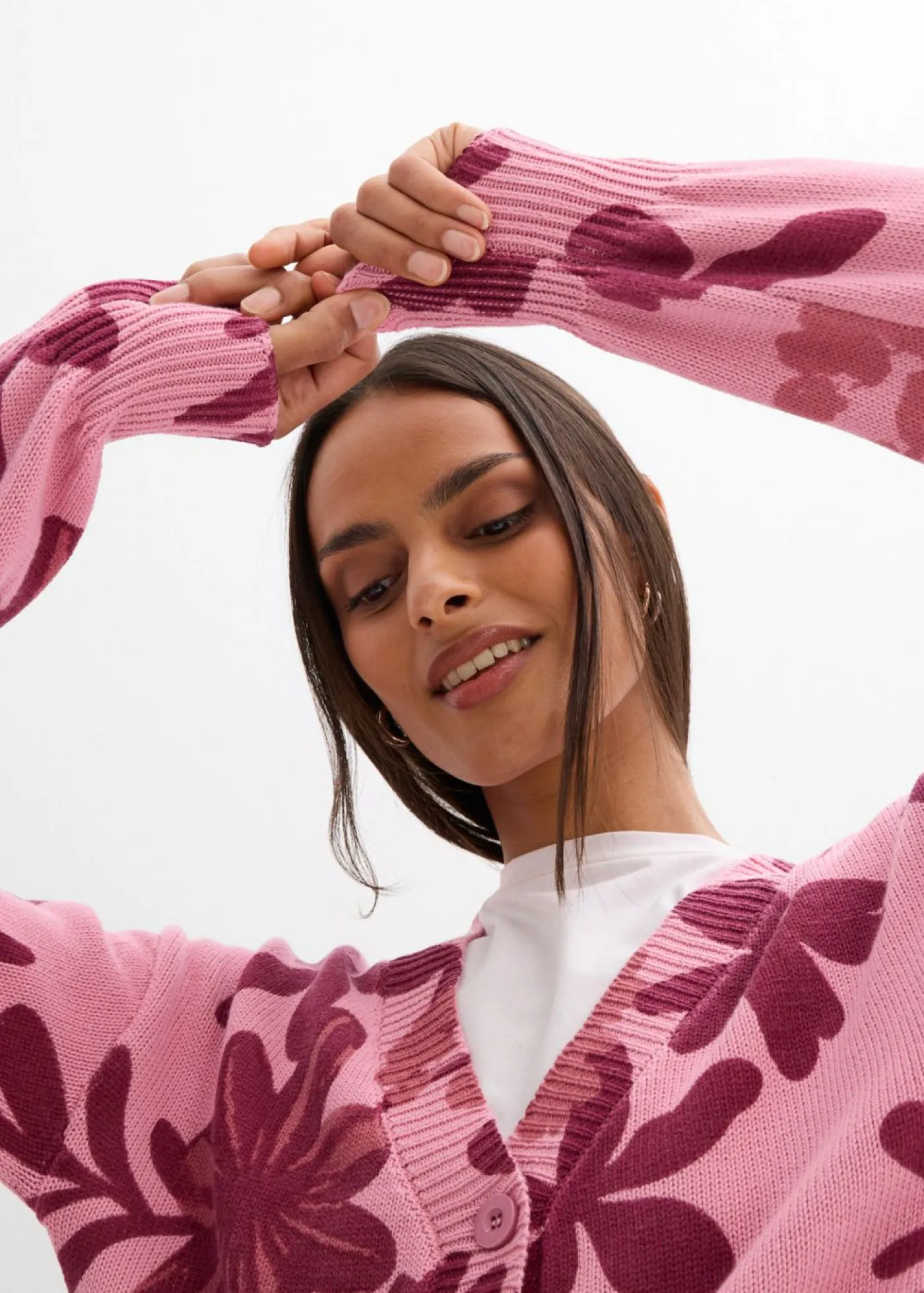 bonprix bonprix Chaqueta de punto con estampado de flores orquídea ahumado-rojo rubí Sale