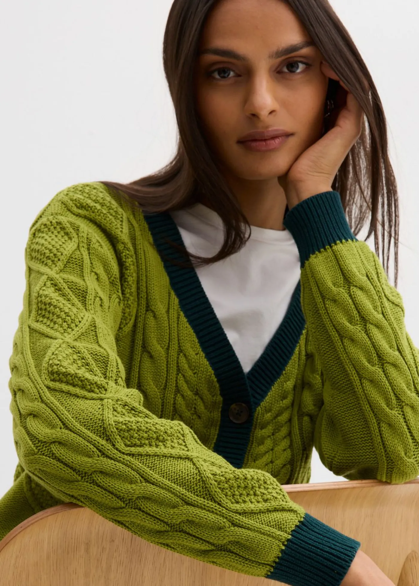 bonprix bonprix Chaqueta de punto de algodón puro musgo-verde intenso Clearance