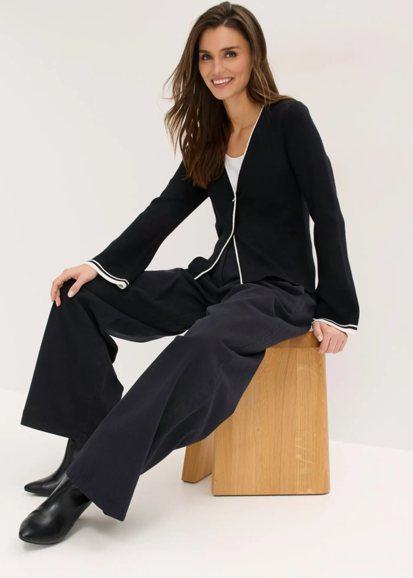 bonprix bonprix Chaqueta de punto de canalé de mezcla de viscosa Negro-blanco lana Outlet