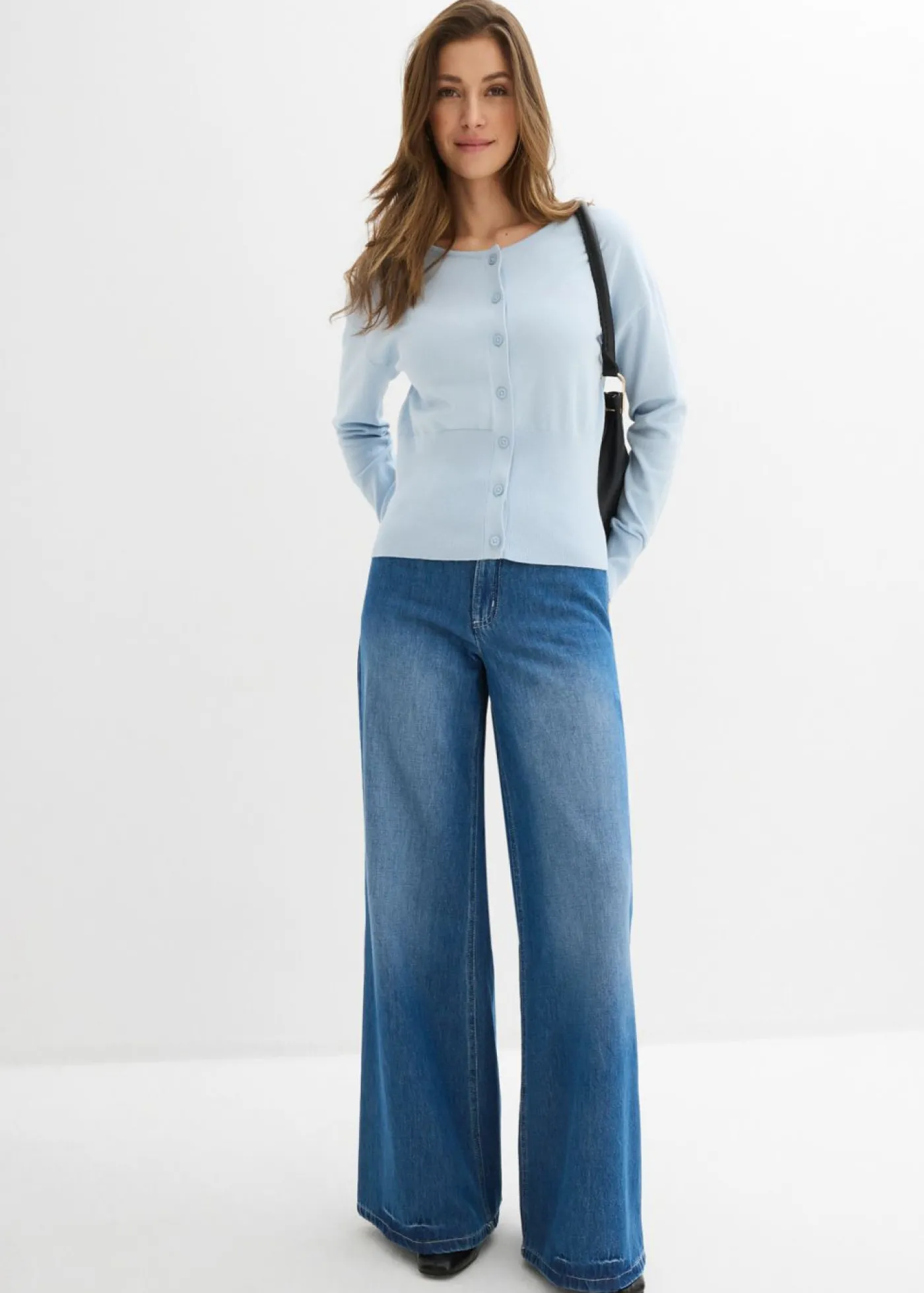 bonprix bonprix Chaqueta de punto fino con cuello redondo azul pálido Discount