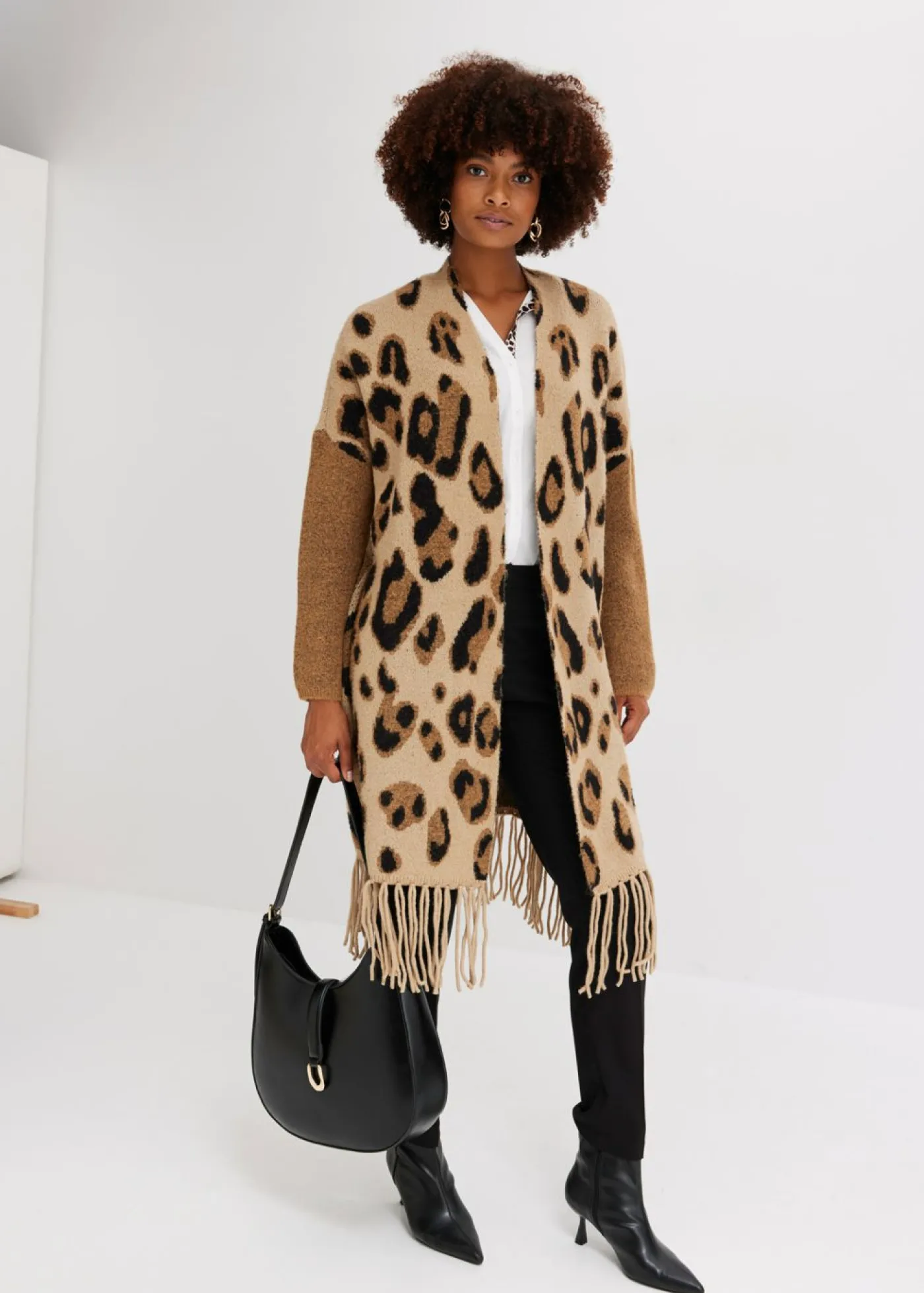 bonprix bonprix Chaqueta de punto holgada estampado leo beige-negro-marrón