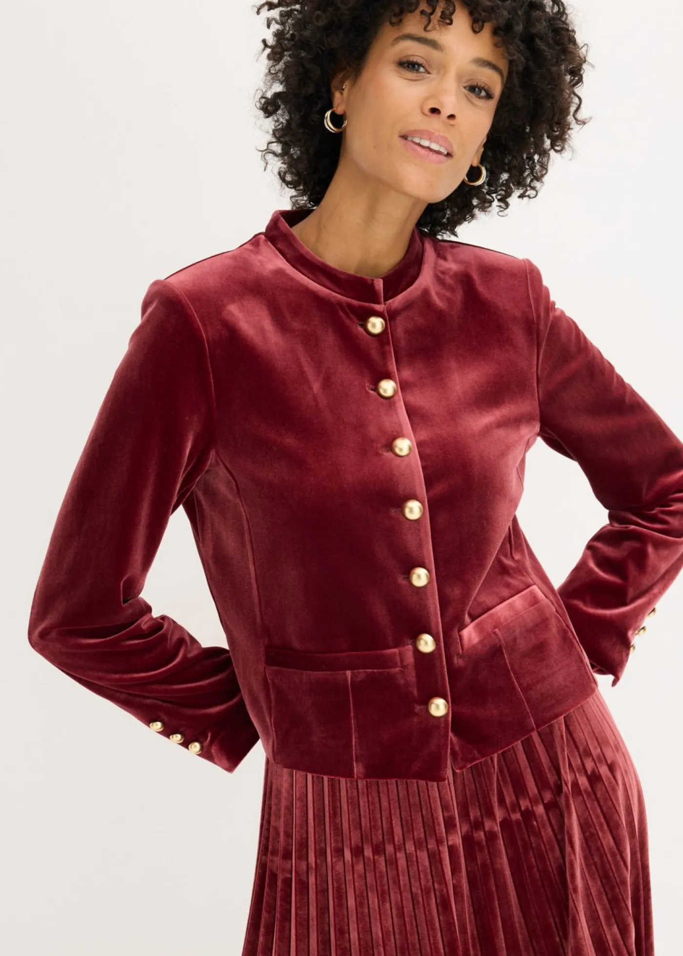 bonprix bonprix Chaqueta de terciopelo Rojo rubí Hot