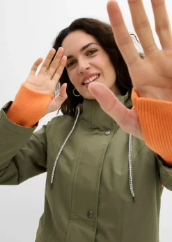 bonprix bonprix Chaqueta funcional impermeable de entretiempo Verde oliva Hot