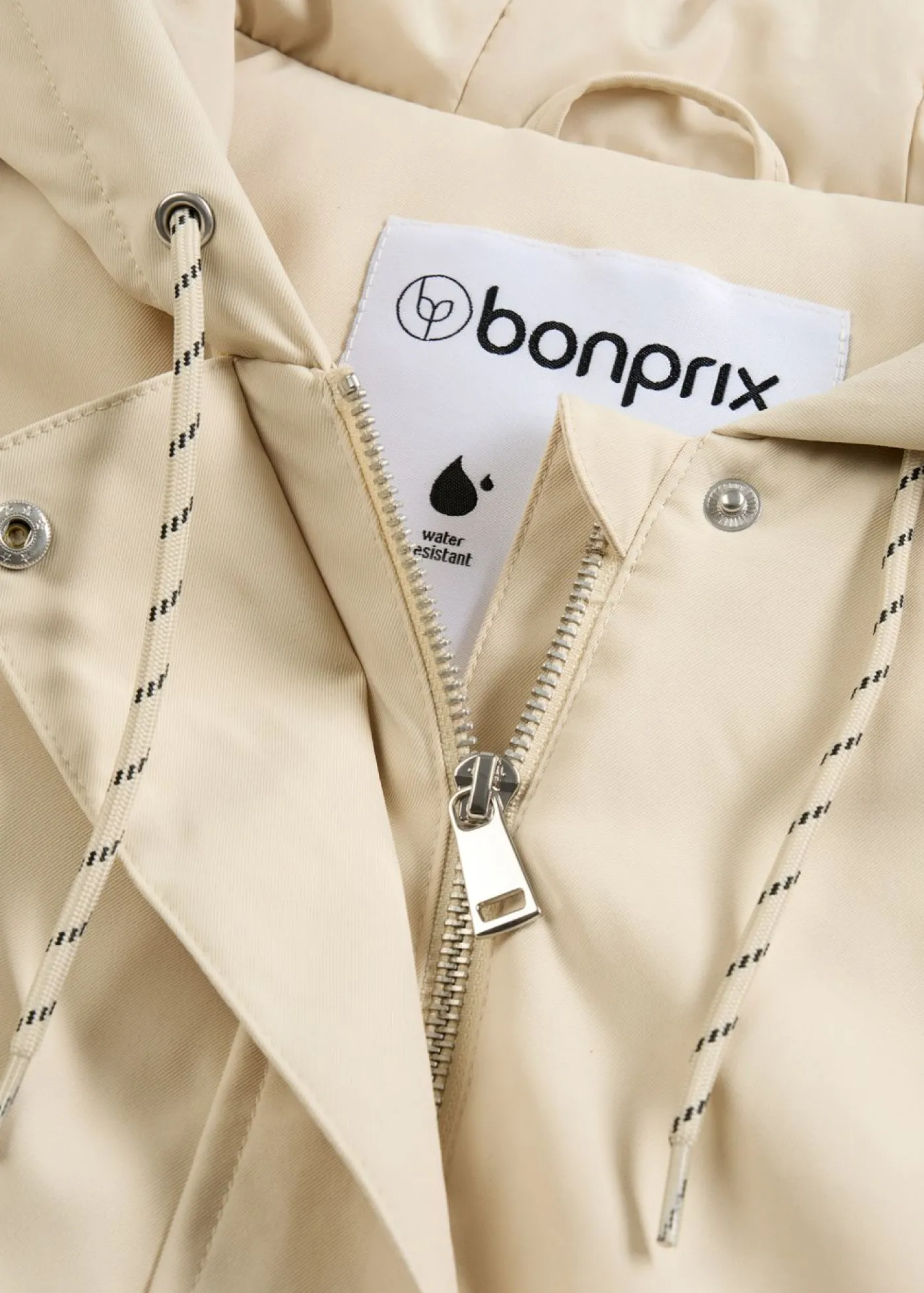 bonprix bonprix Chaqueta funcional ligeramente acolchada de material repelente al agua Arena claro Hot