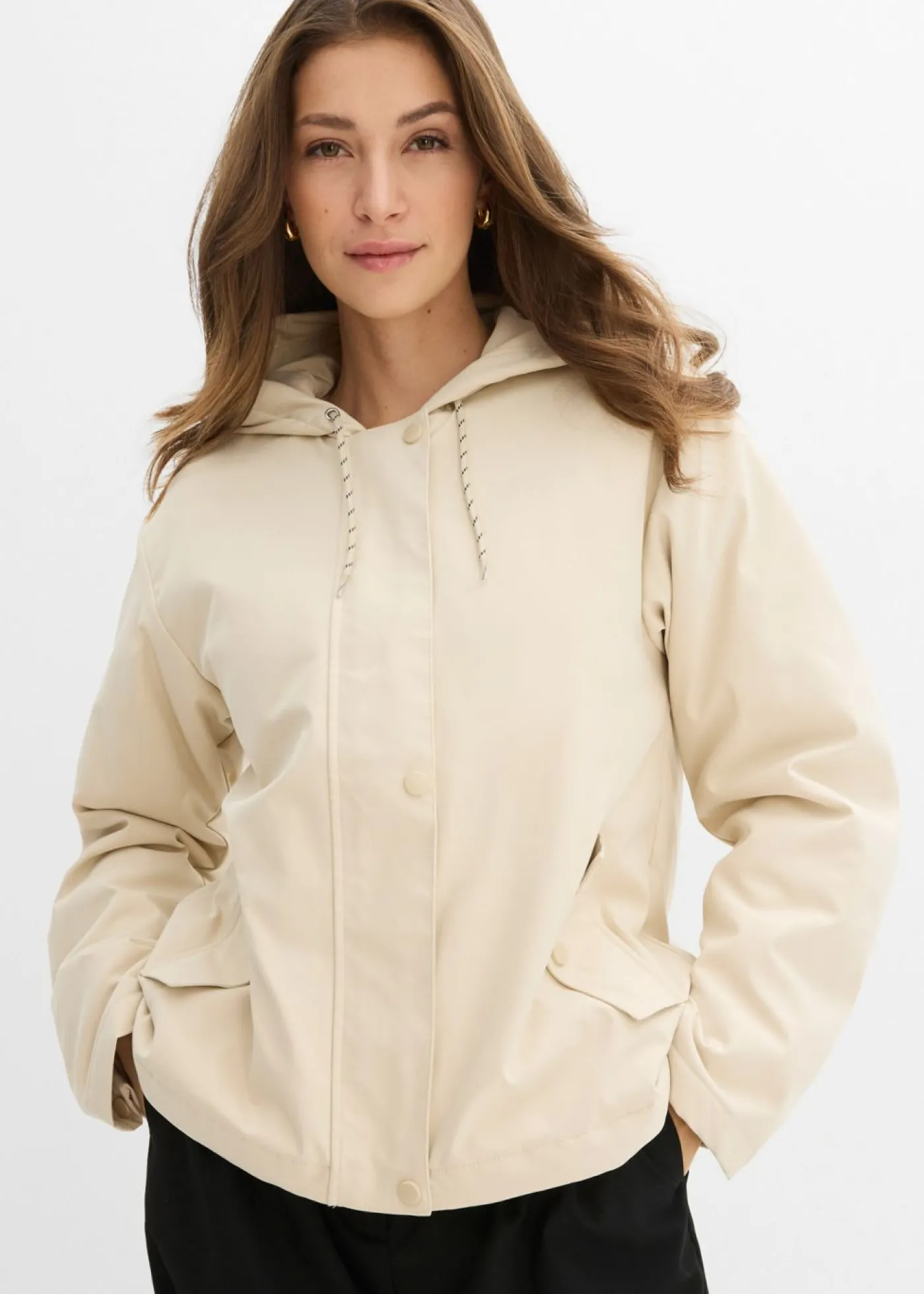 bonprix bonprix Chaqueta funcional ligeramente acolchada de material repelente al agua Arena claro Hot
