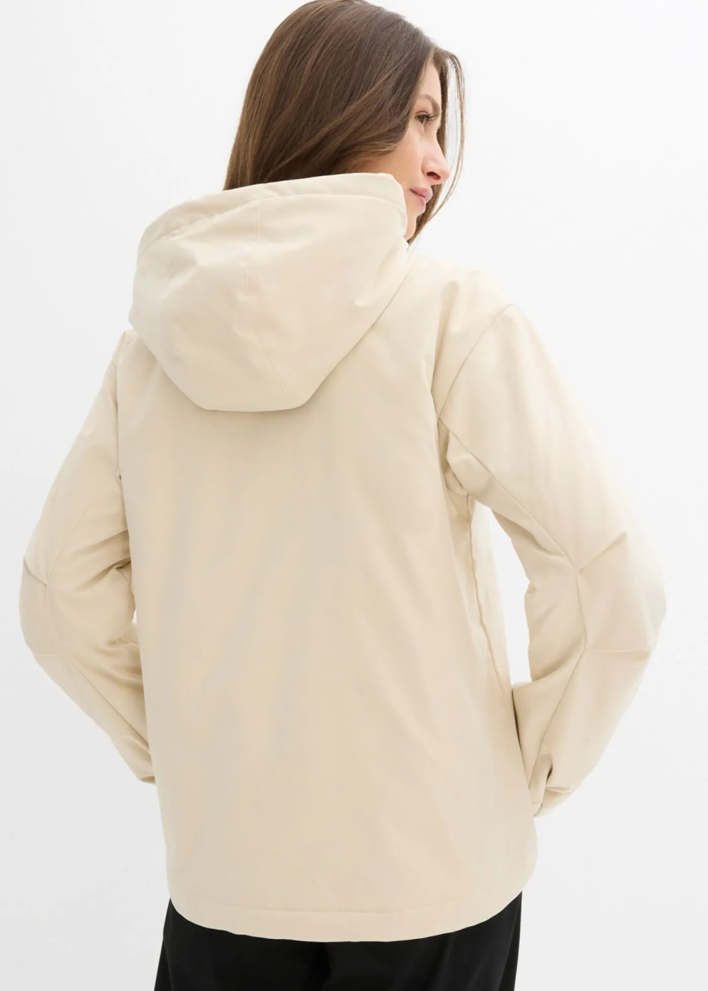 bonprix bonprix Chaqueta funcional ligeramente acolchada de material repelente al agua Arena claro Hot