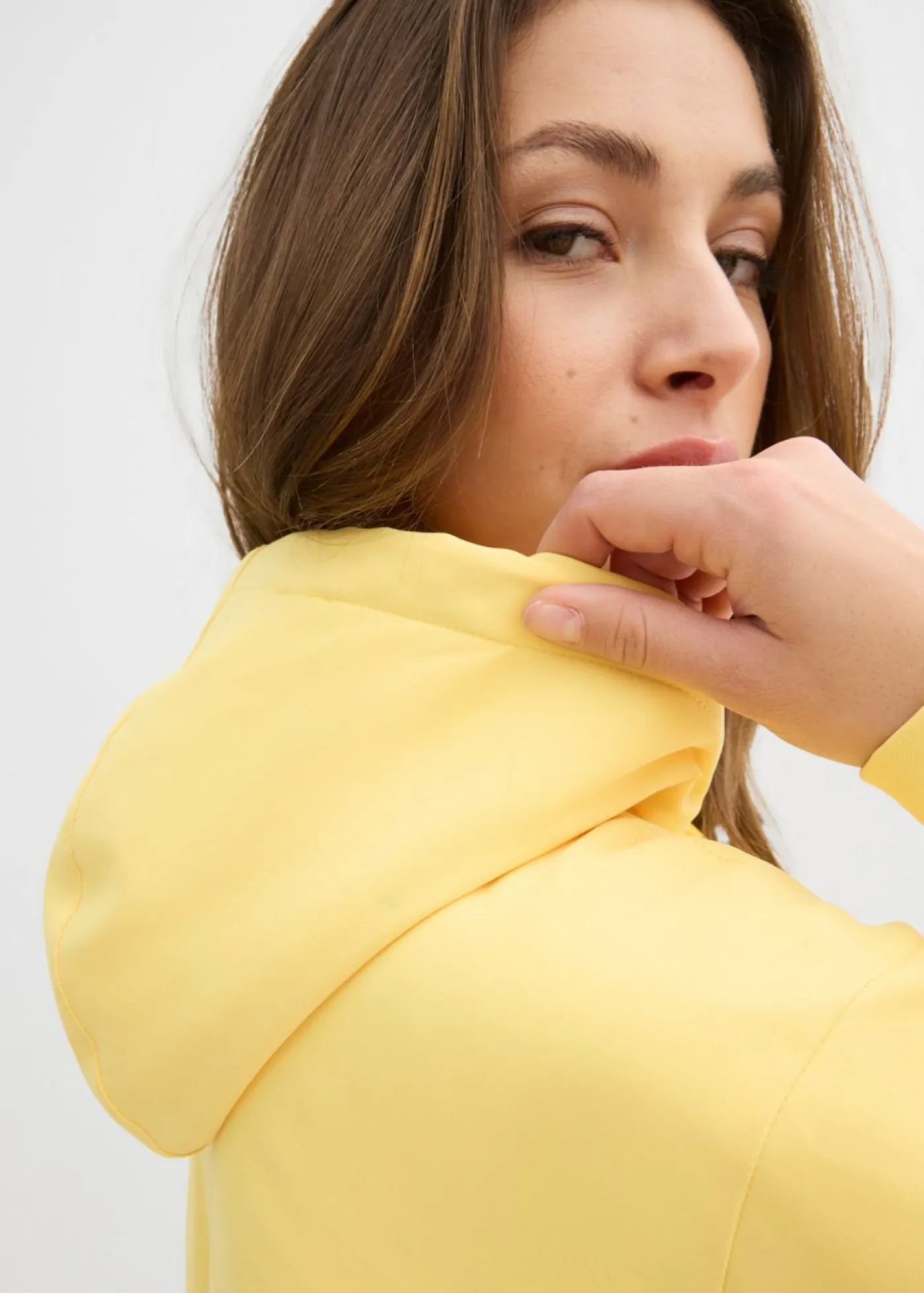 bonprix bonprix Chaqueta funcional ligeramente acolchada de material repelente al agua Amarillo