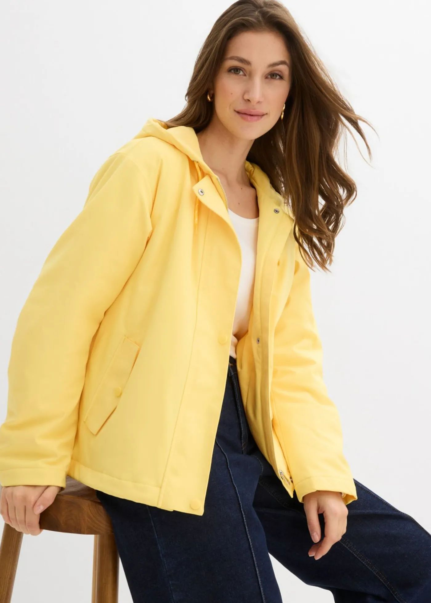 bonprix bonprix Chaqueta funcional ligeramente acolchada de material repelente al agua Amarillo