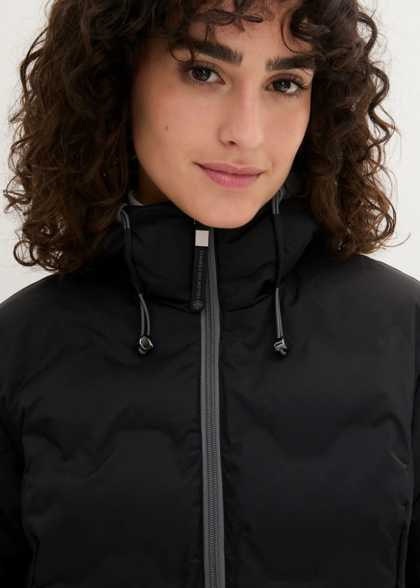 bonprix bonprix Chaqueta funcional ligera e impermeable Negro Discount