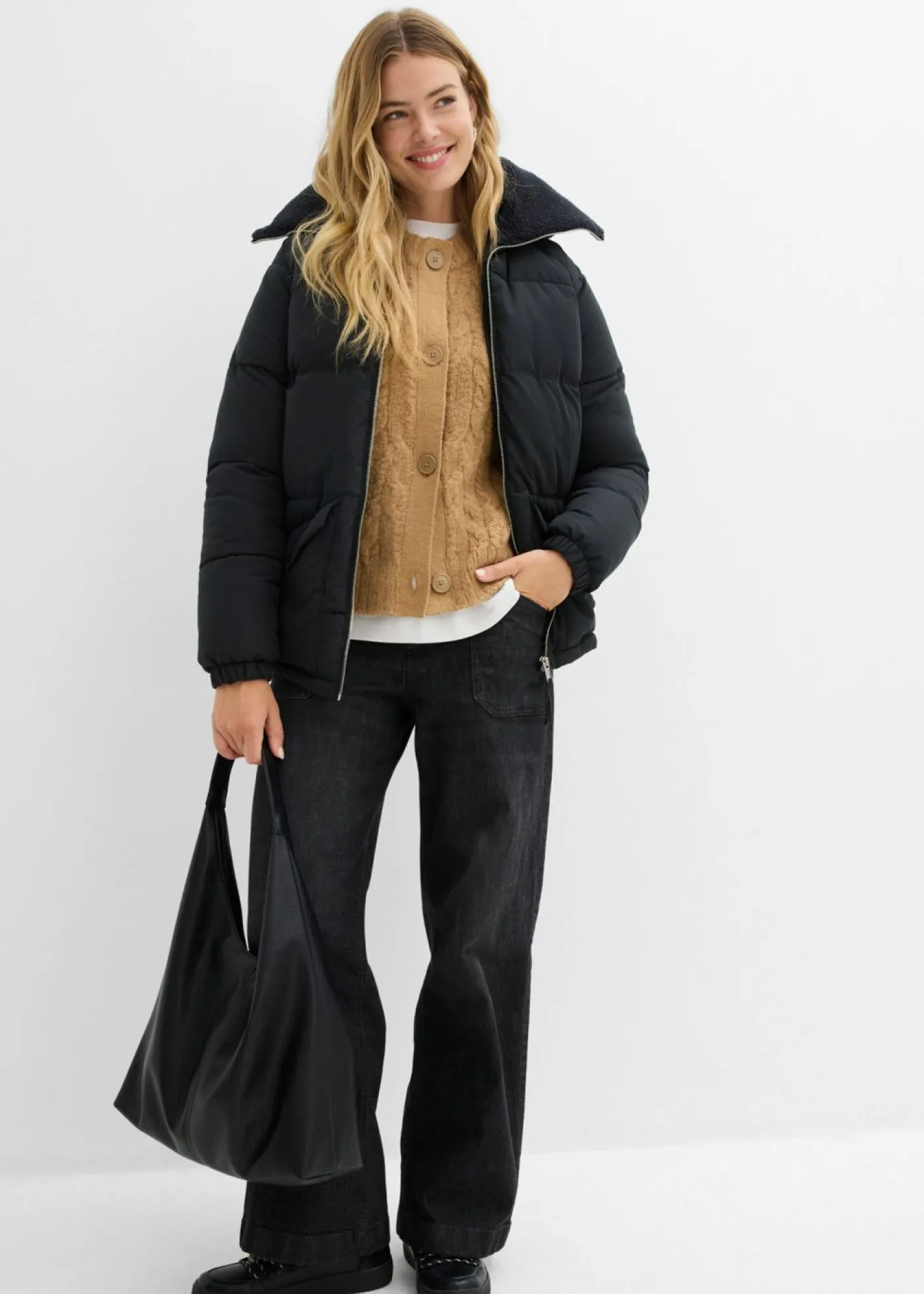 bonprix bonprix Chaqueta guateada con cuello de pelo Negro Discount