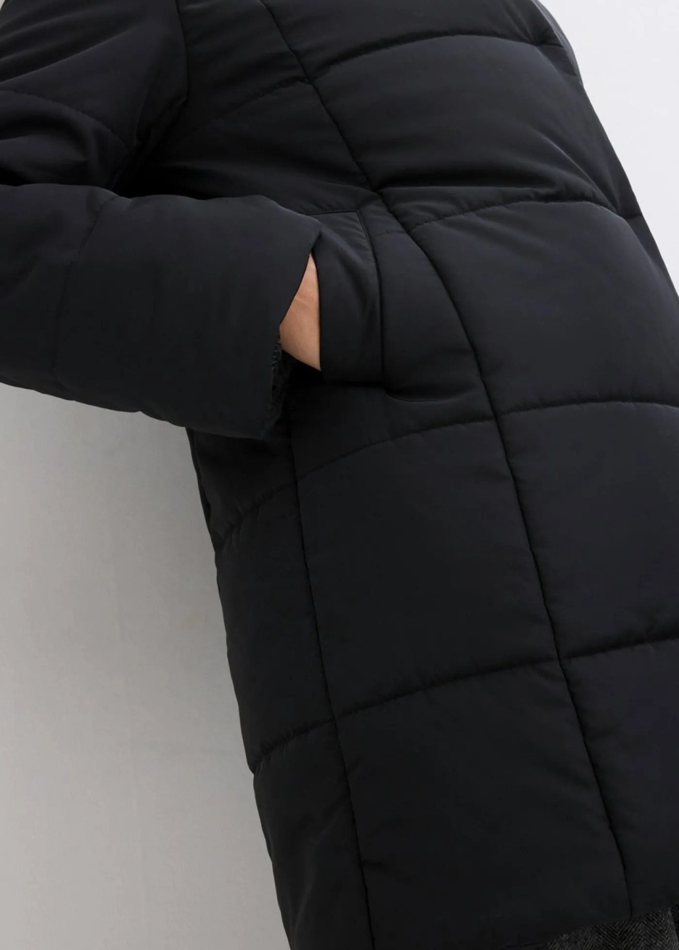 bonprix bonprix Chaqueta guateada con ribete de piel sintética Negro Discount