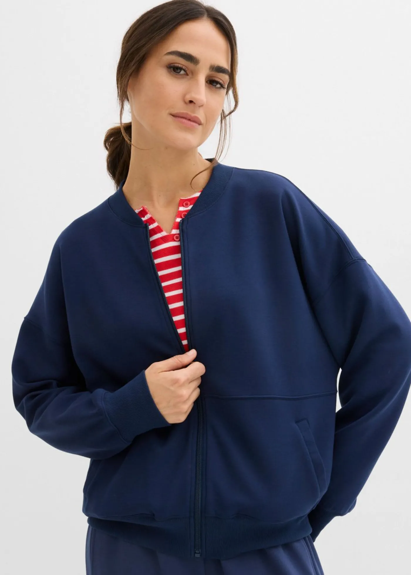 bonprix bonprix Chaqueta holgada de chándal de neopreno Azul marino Clearance