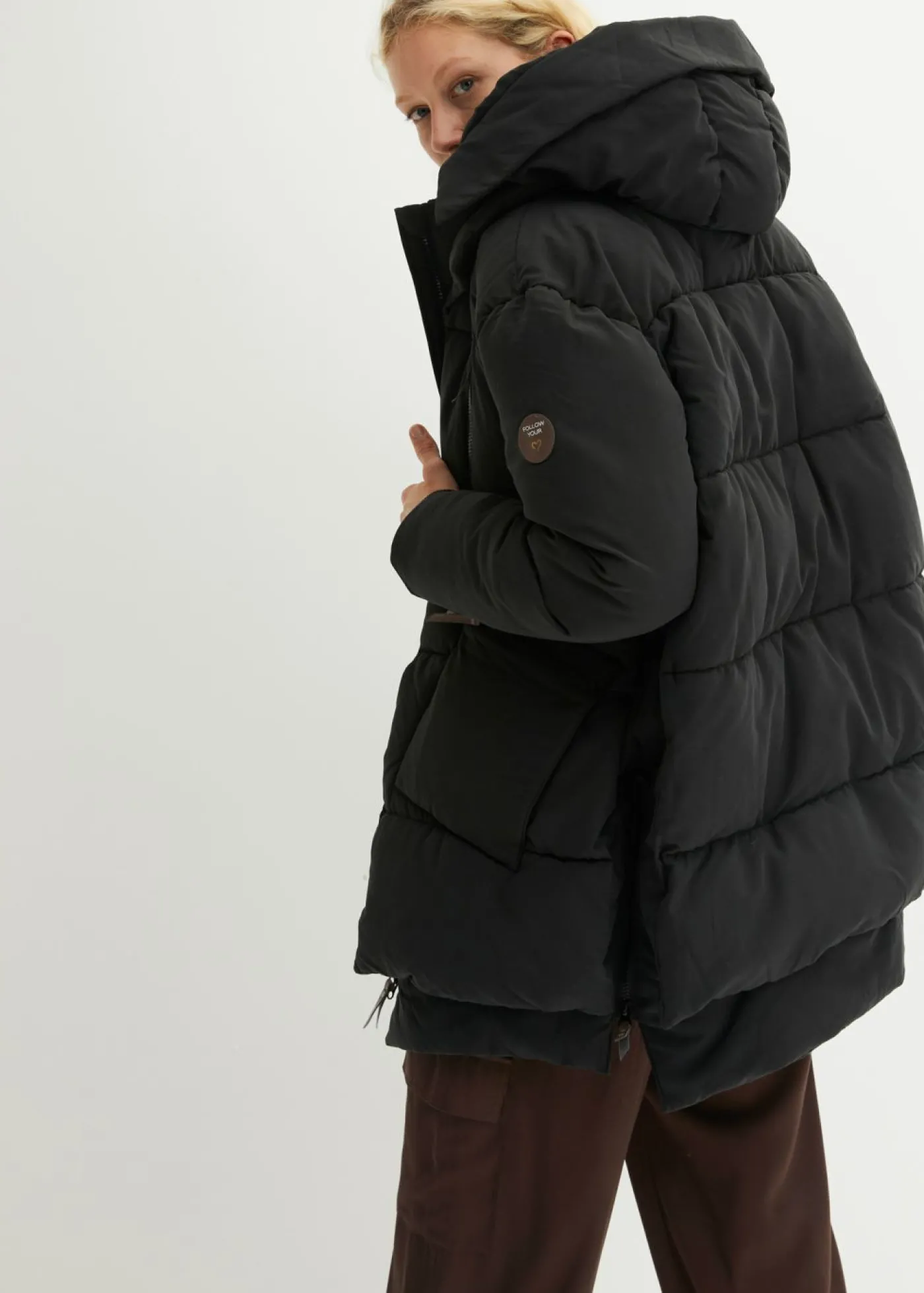 bonprix bonprix Chaqueta oversize de invierno con capucha Negro Outlet