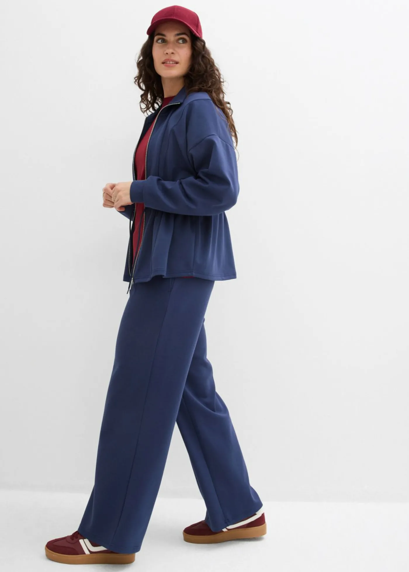 bonprix bonprix Chaqueta oversize de neopreno suave Azul marino Hot