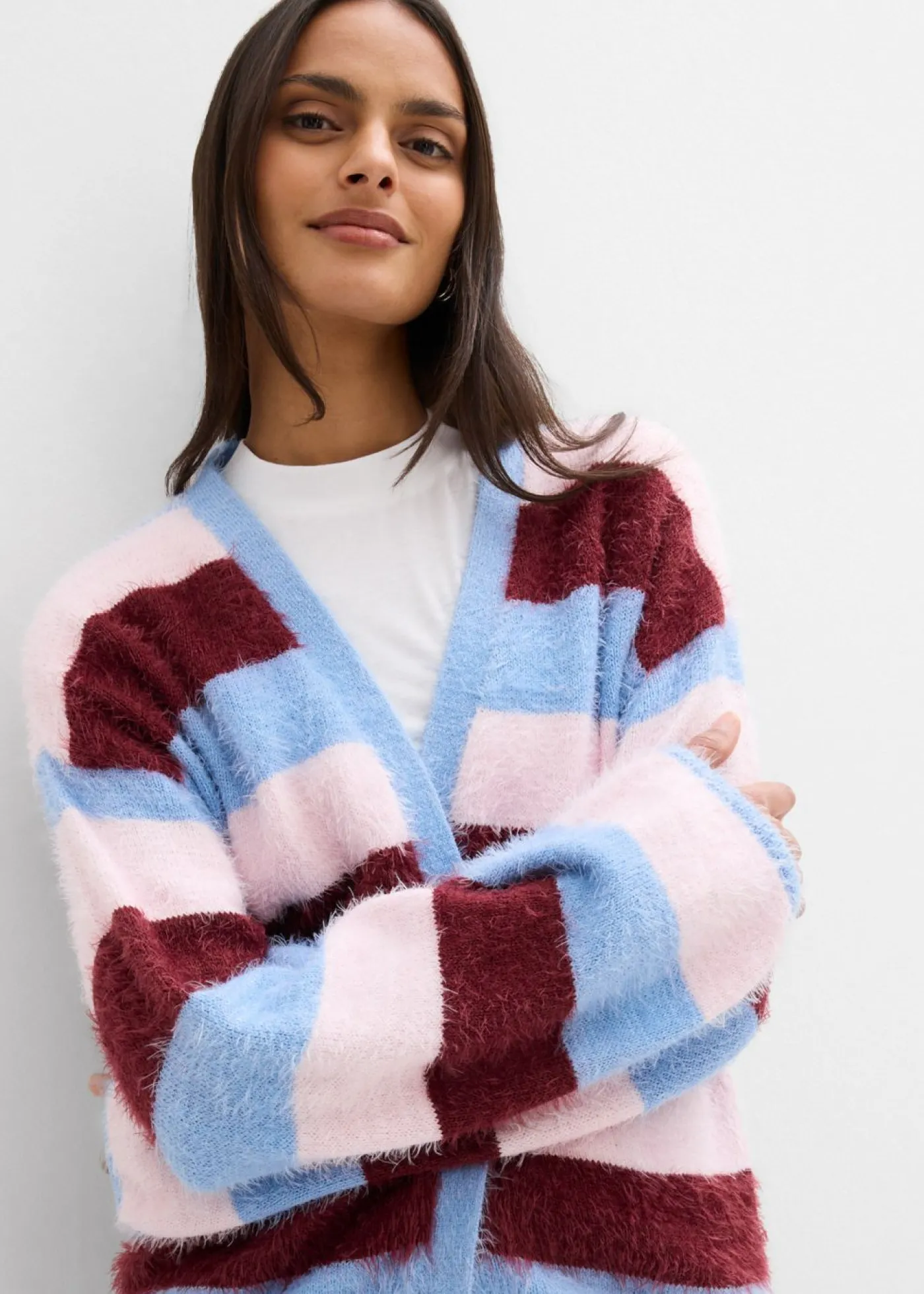 bonprix bonprix Chaqueta oversize de punto rosa claro-rojo rubí-azul claro con rayas Outlet