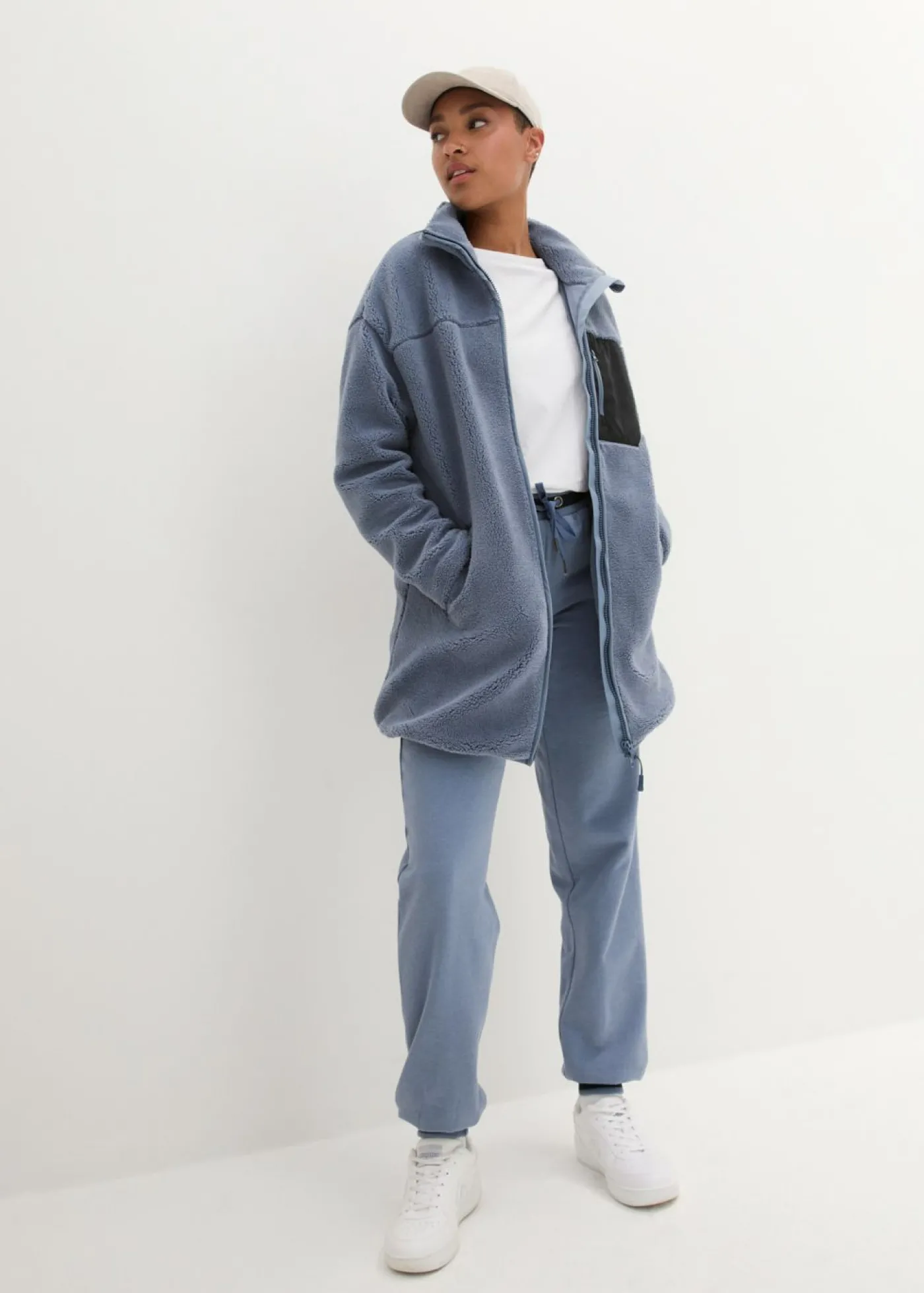 bonprix bonprix Chaqueta polar Azul ahumado Clearance