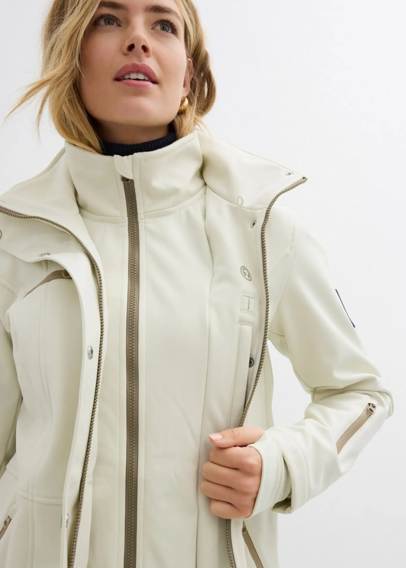 bonprix bonprix Chaqueta softshell elástica con diseño largo y tejido repelente al agua Beige Sale