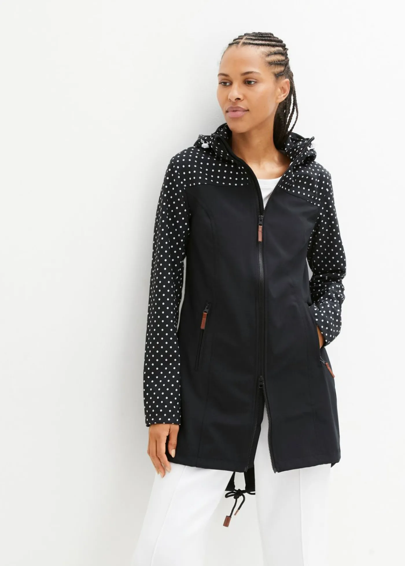 bonprix bonprix Chaqueta softshell repelente al agua con corte entallado negro topos Best