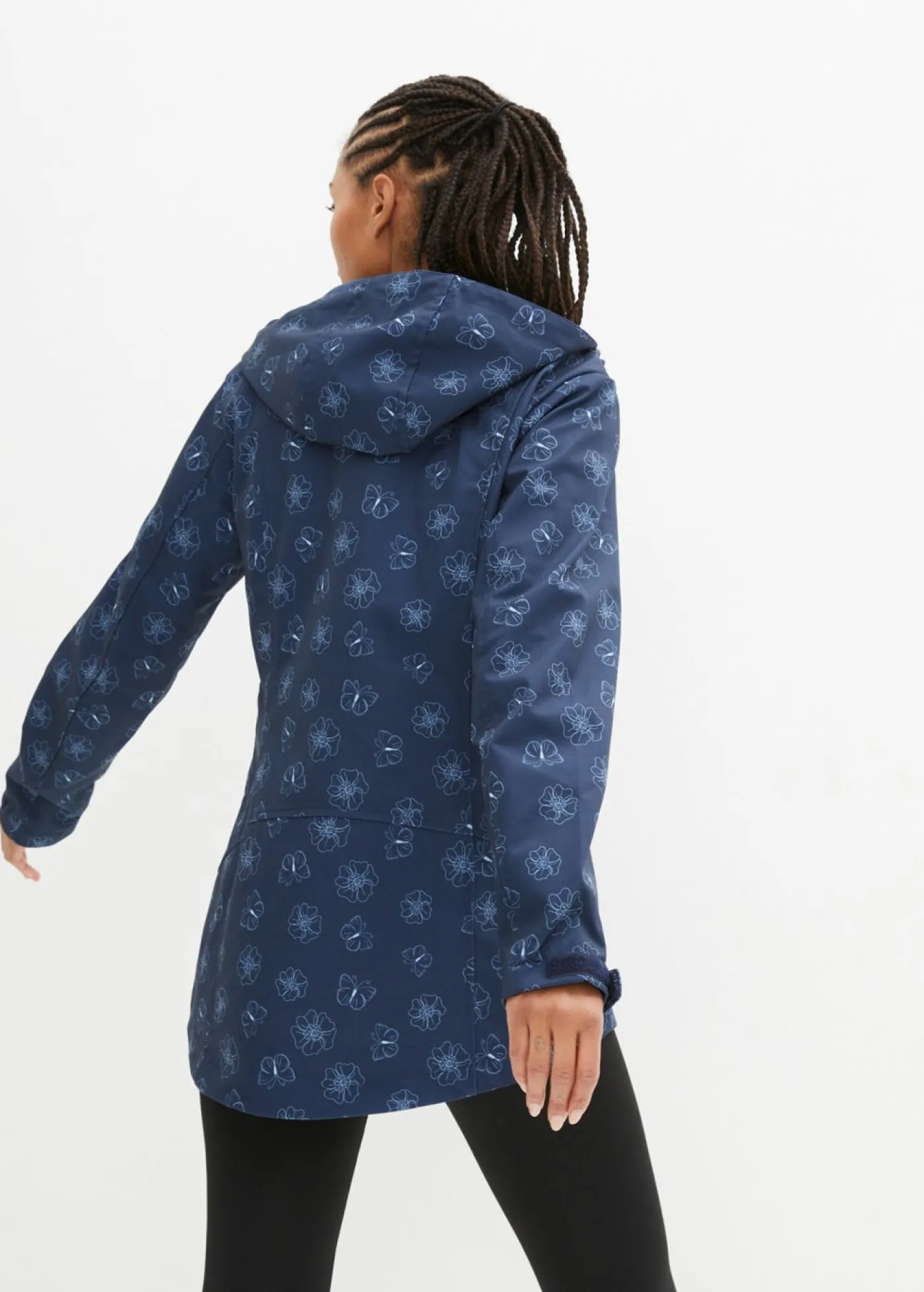 bonprix bonprix Chaqueta softshell repelente al agua con patrón de flores Azul marino de flores New