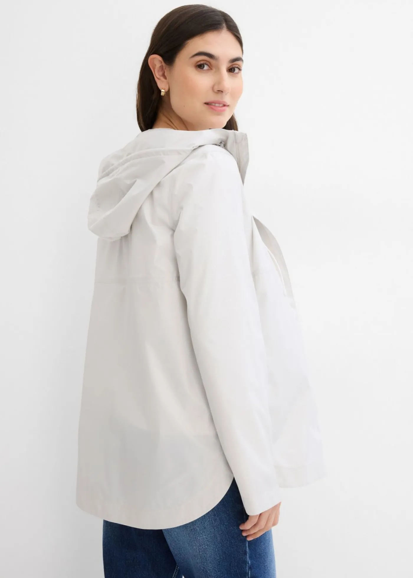 bonprix bonprix Chaqueta ultraligera premamá/de porteo resistente al viento y a la lluvia Plata Clearance