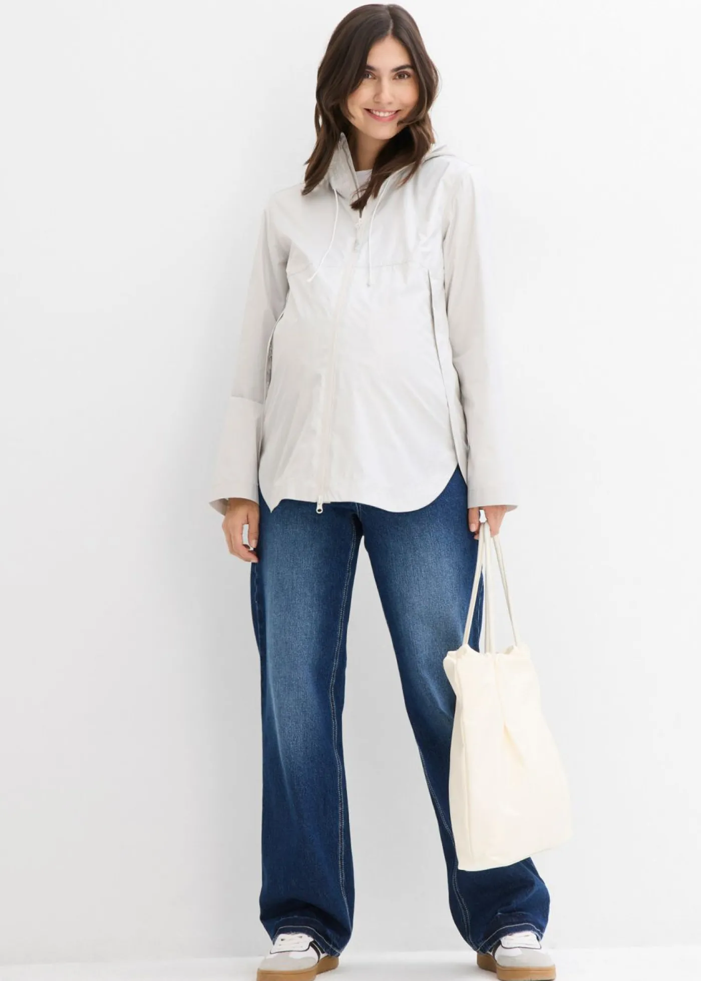 bonprix bonprix Chaqueta ultraligera premamá/de porteo resistente al viento y a la lluvia Plata Clearance