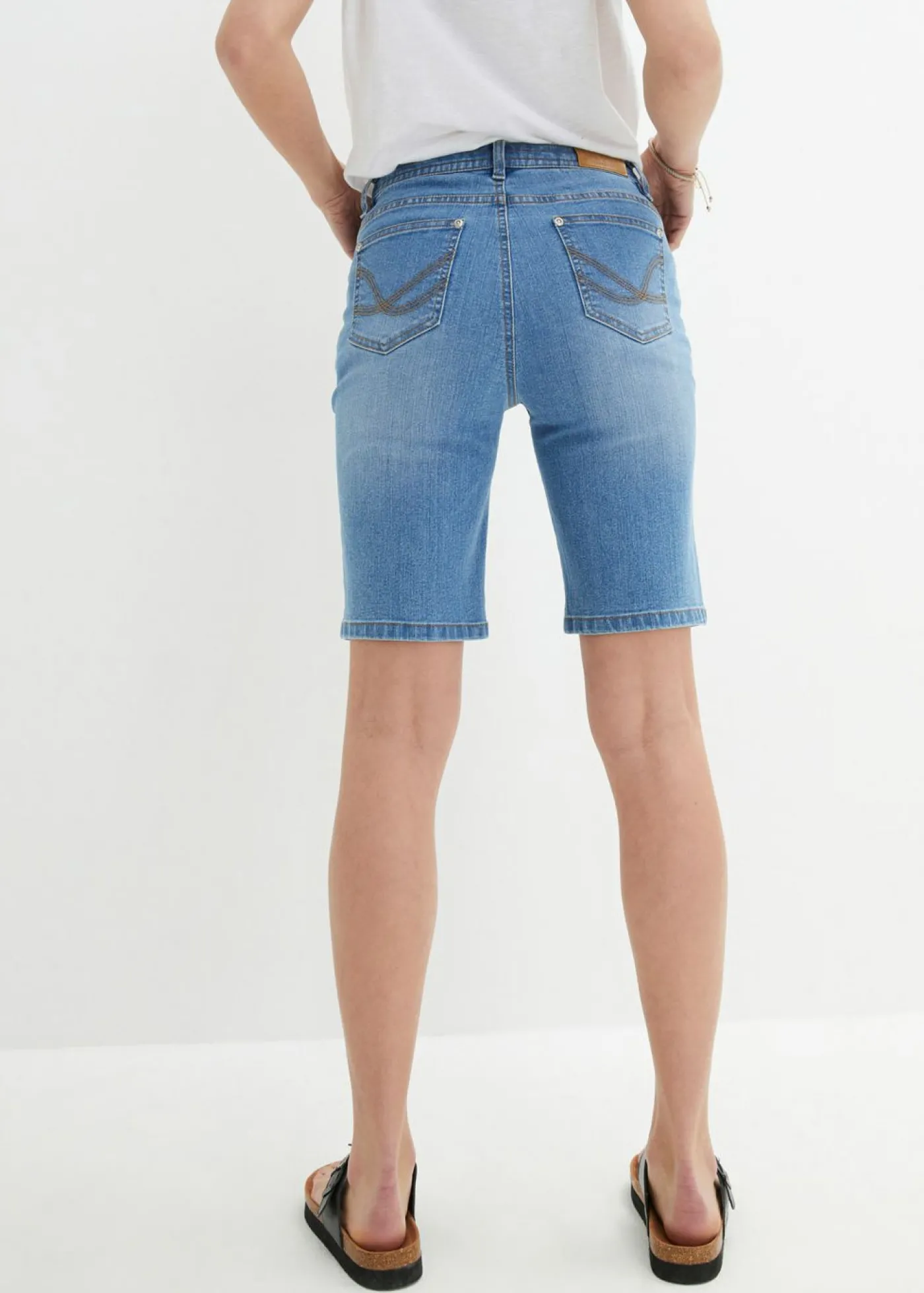 bonprix bonprix Cómodas bermudas vaqueras elásticas con cordón azul medio denim usado New