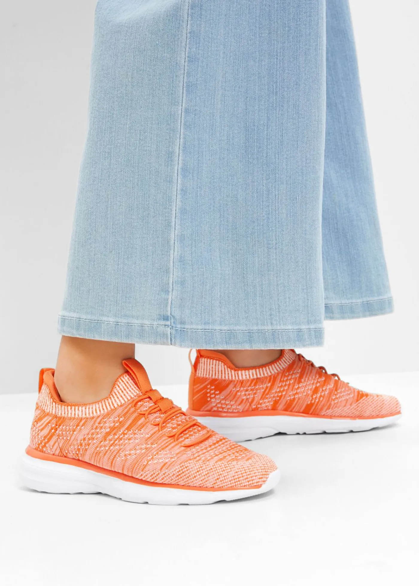 bonprix bonprix Cómodas zapatillas sin cordones de material suave Naranja claro Best