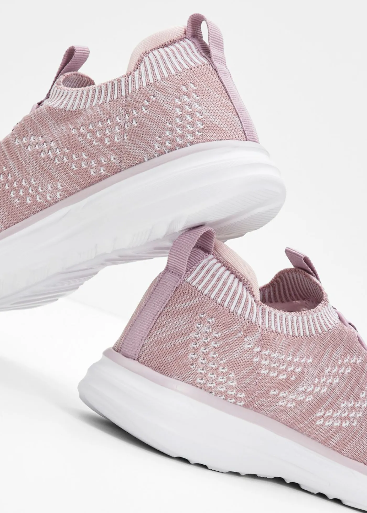 bonprix bonprix Cómodas zapatillas sin cordones de material suave Violeta