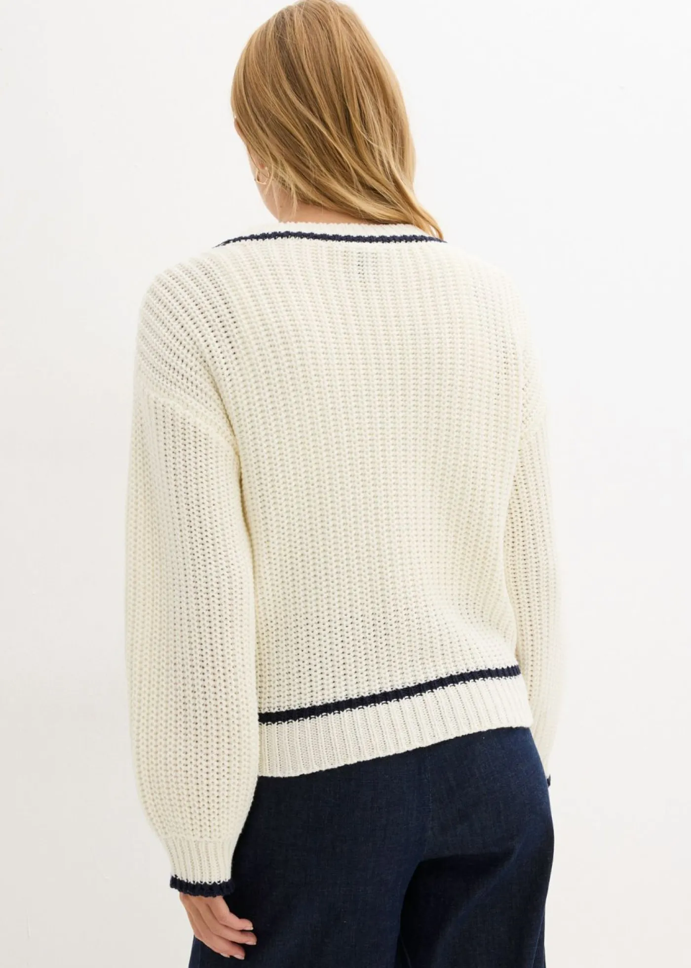 bonprix bonprix Cárdigan de punto grueso de mezcla de algodón Blanco lana/azul marino Best