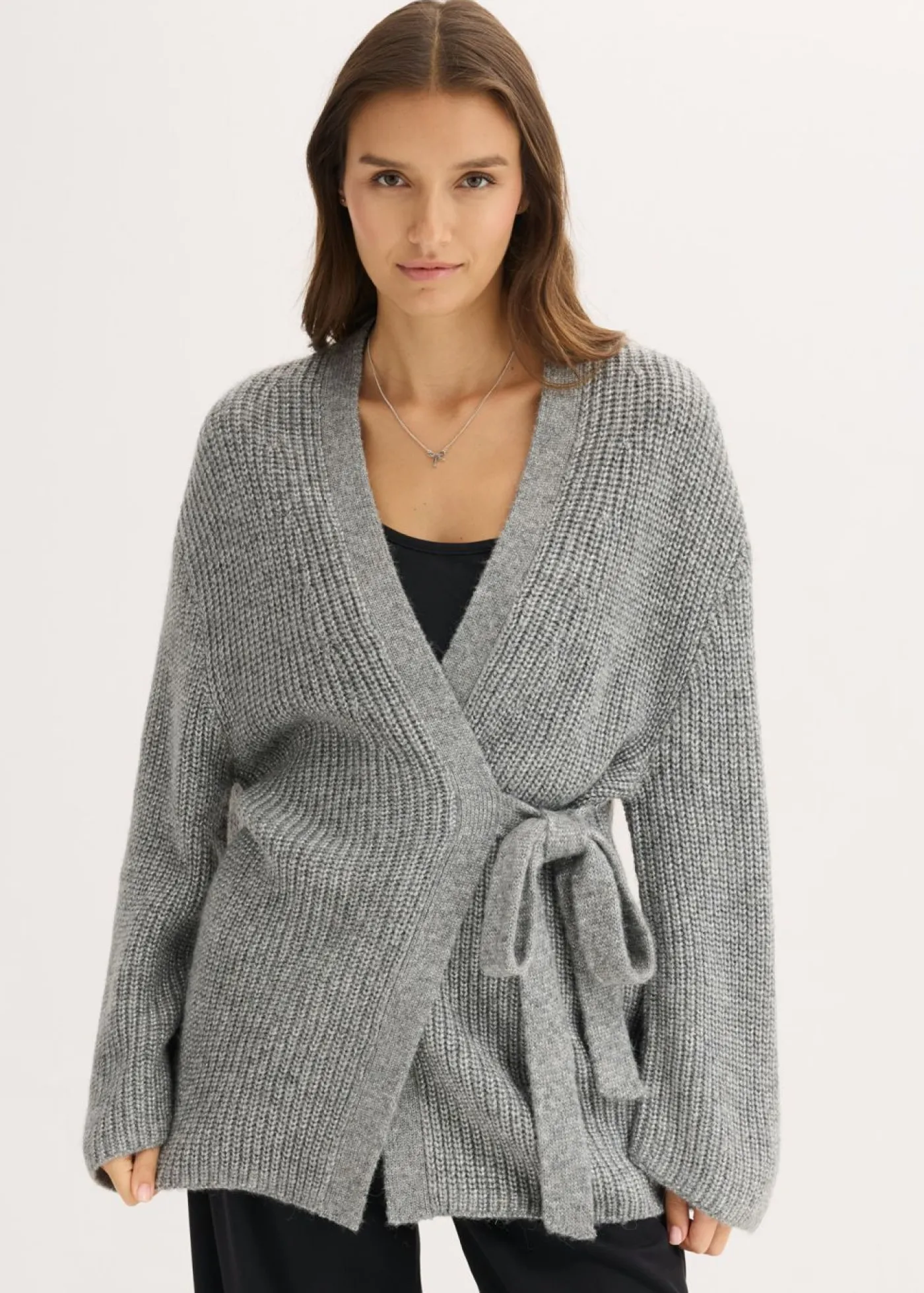 bonprix bonprix Cárdigan holgado con diseño cruzado Gris jaspeado