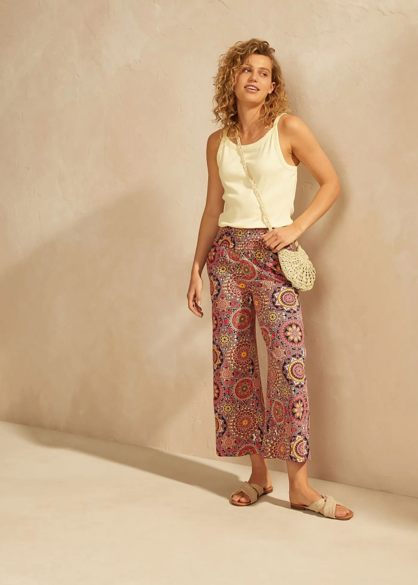 bonprix bonprix Culotte ancho capri de punto con cinturilla ancha de nido de abeja Rojo atardecer con patrón paisley Sale