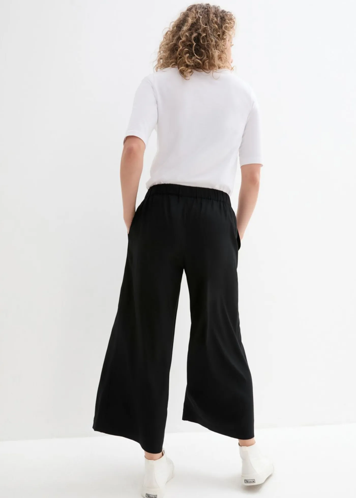 bonprix bonprix Culotte ancho de viscosa sostenible Negro Sale