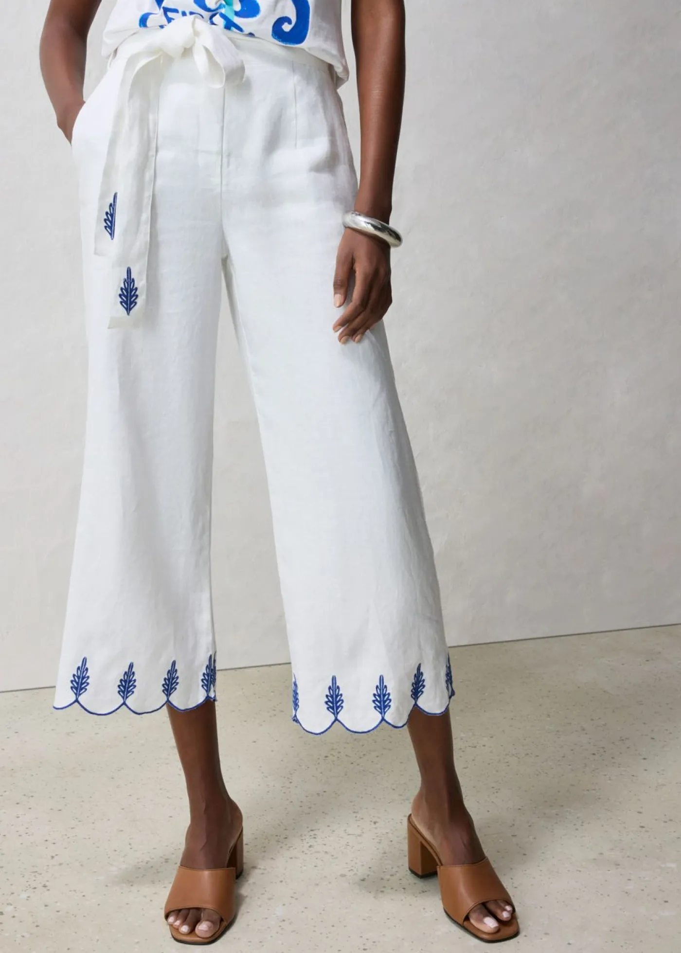 bonprix bonprix Culotte de lino con cinturón (conjunto de 2 piezas) Blanco Outlet