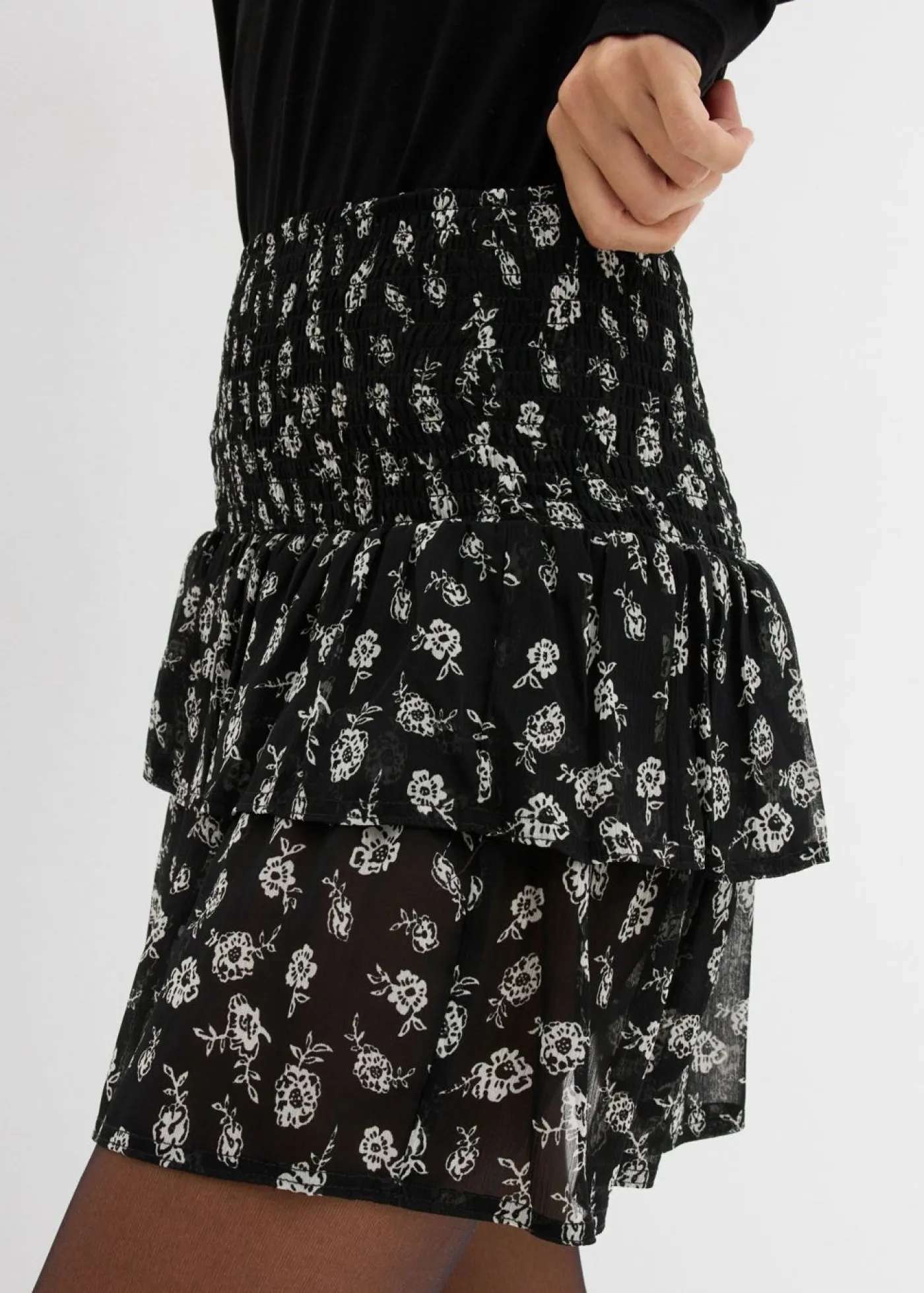 bonprix bonprix Falda a capas de tejido arrugado estructurado Negro-blanco lana Outlet