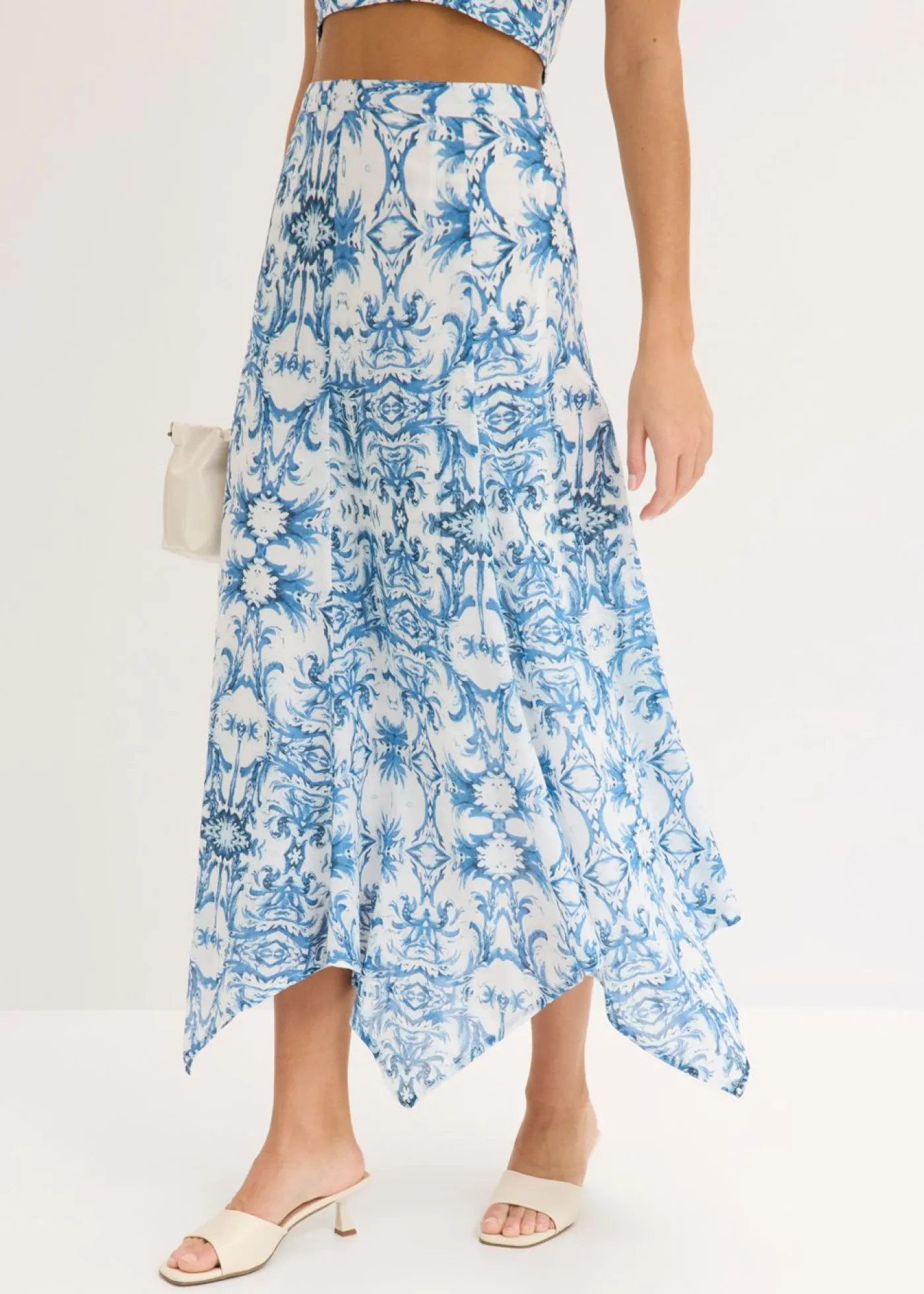 bonprix bonprix Falda con dobladillo irregular Blanco-azul Clearance