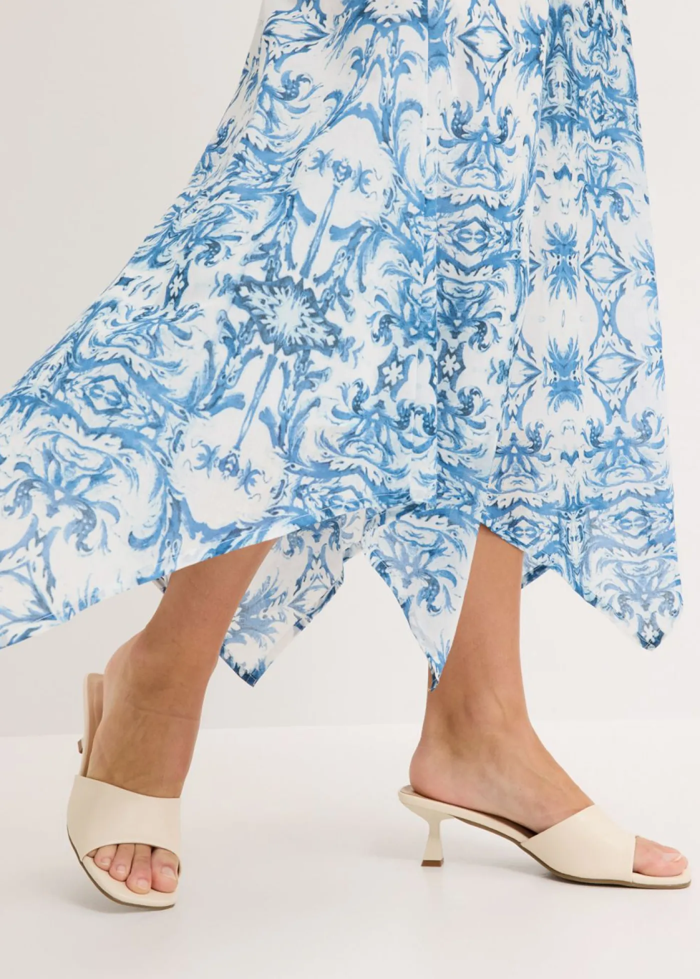 bonprix bonprix Falda con dobladillo irregular Blanco-azul Clearance