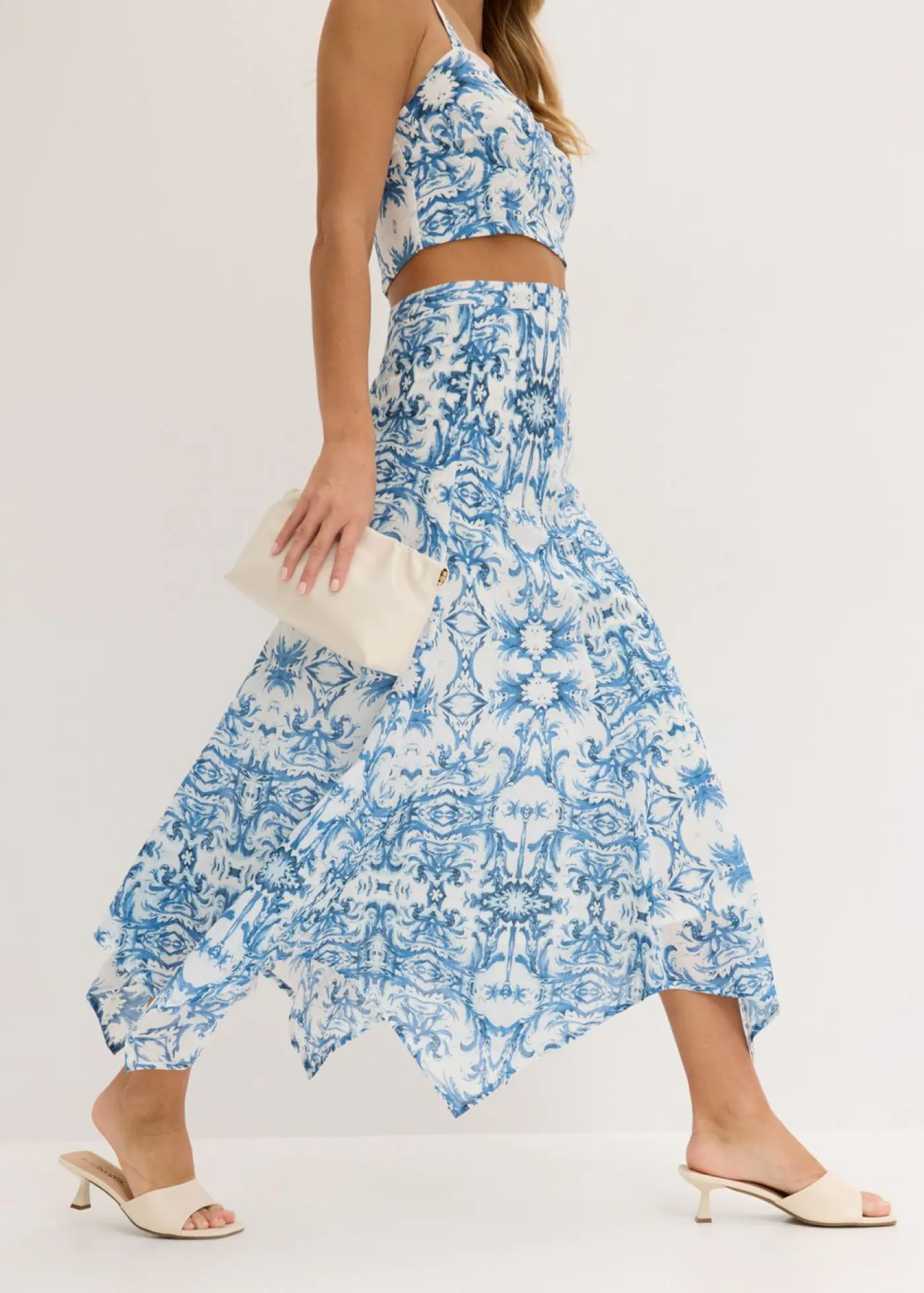 bonprix bonprix Falda con dobladillo irregular Blanco-azul Clearance