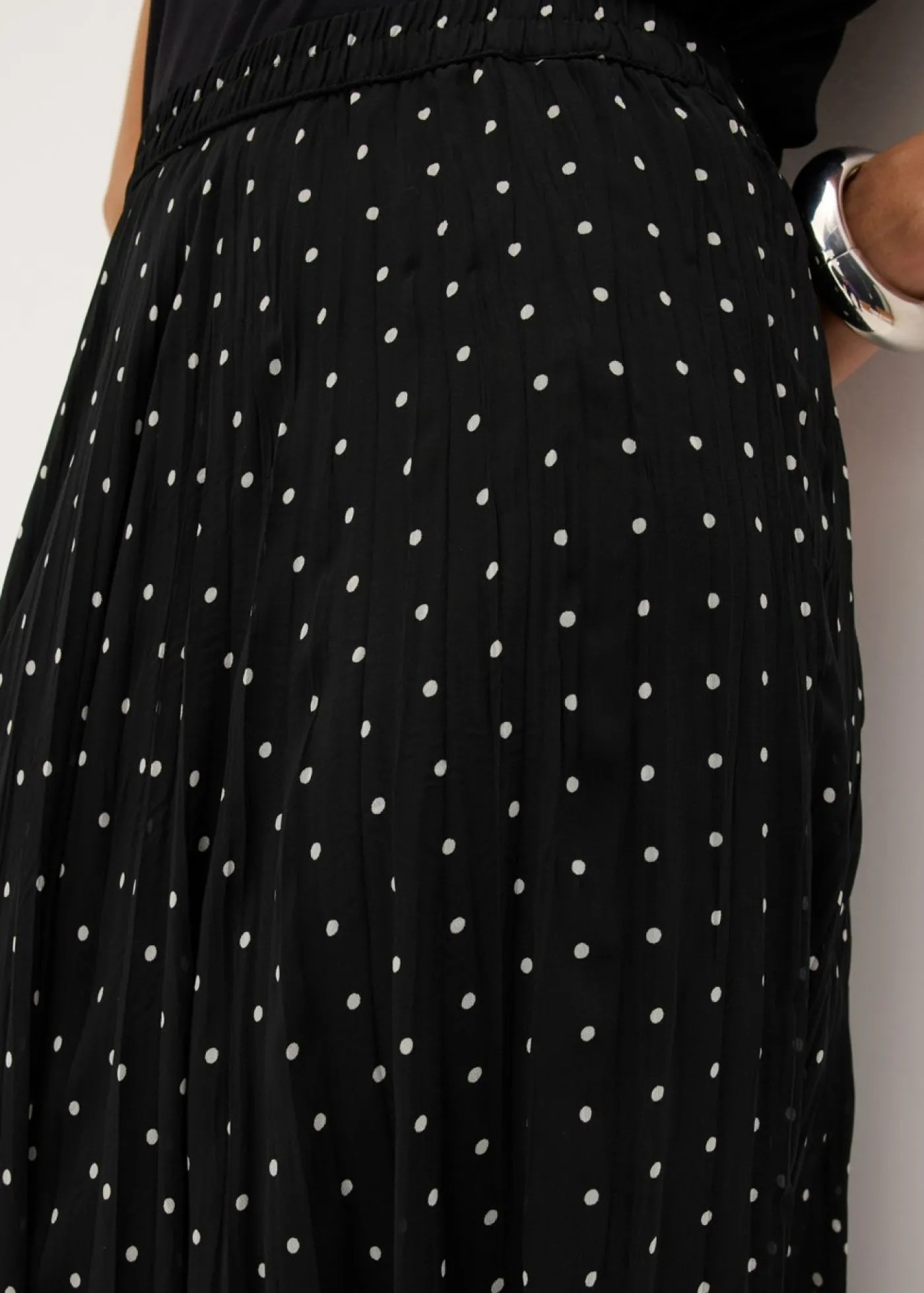 bonprix bonprix Falda de gasa con look arrugado Negro-blanco de lunares Discount