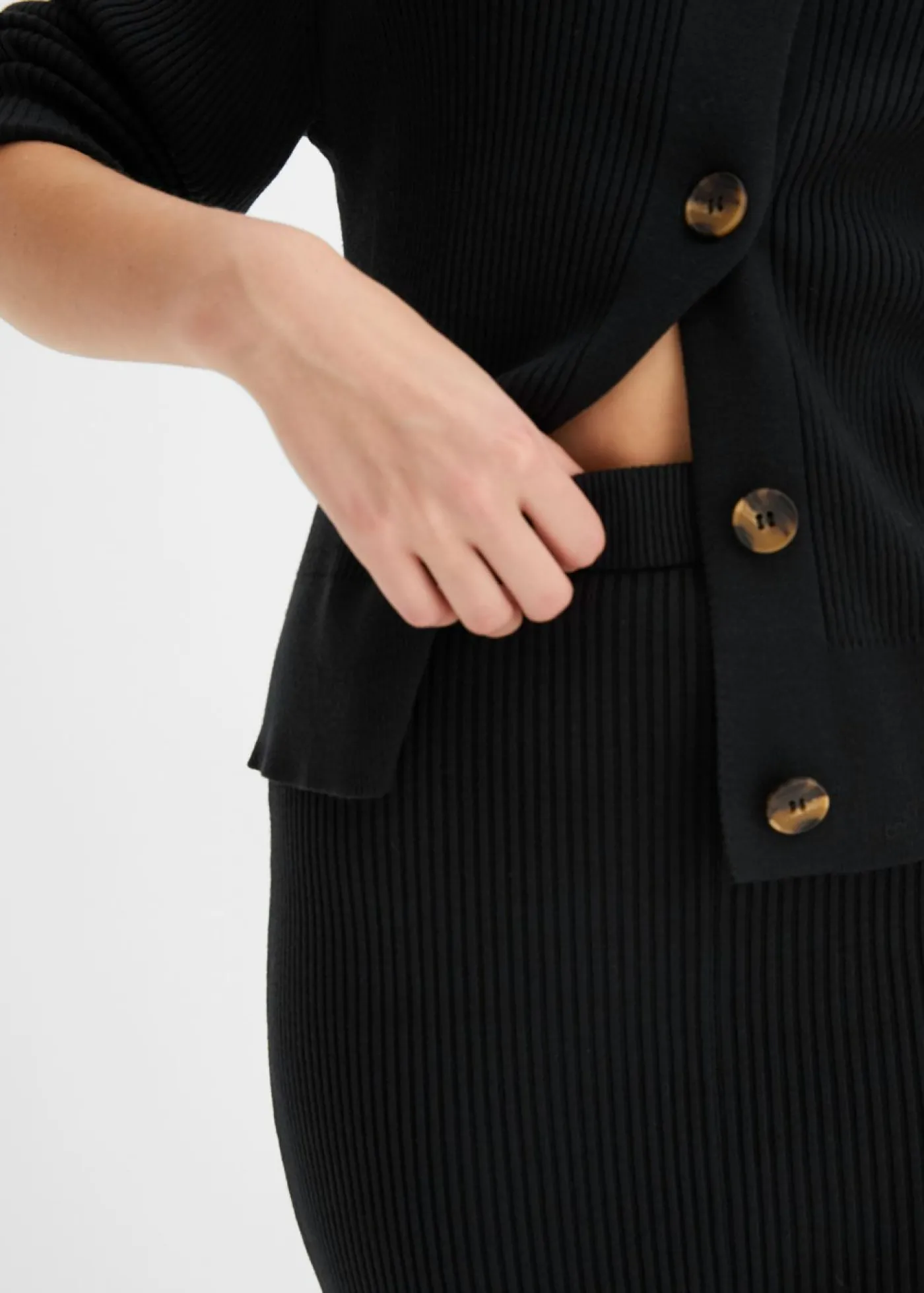 bonprix bonprix Falda de punto de canalé de mezcla de viscosa Negro Outlet