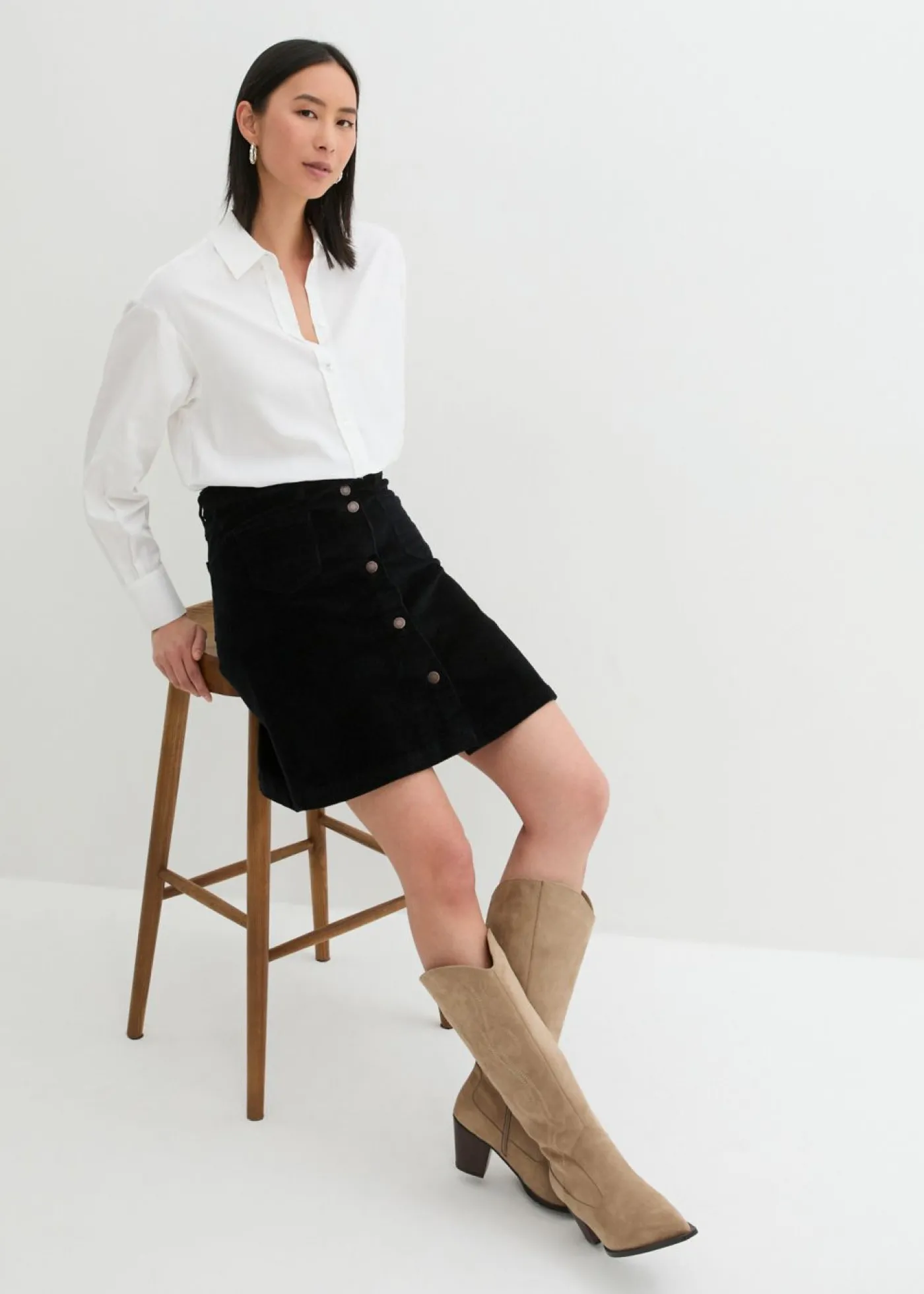 bonprix bonprix Falda elástica de pana con botones Negro Clearance