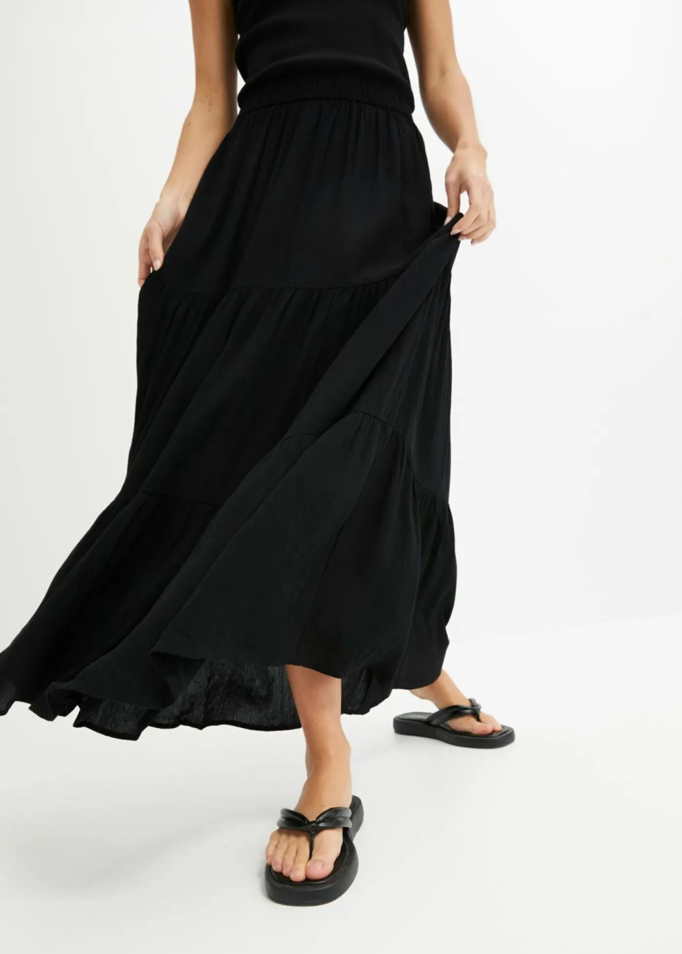 bonprix bonprix Falda larga a capas de viscosa estructurada Negro Best