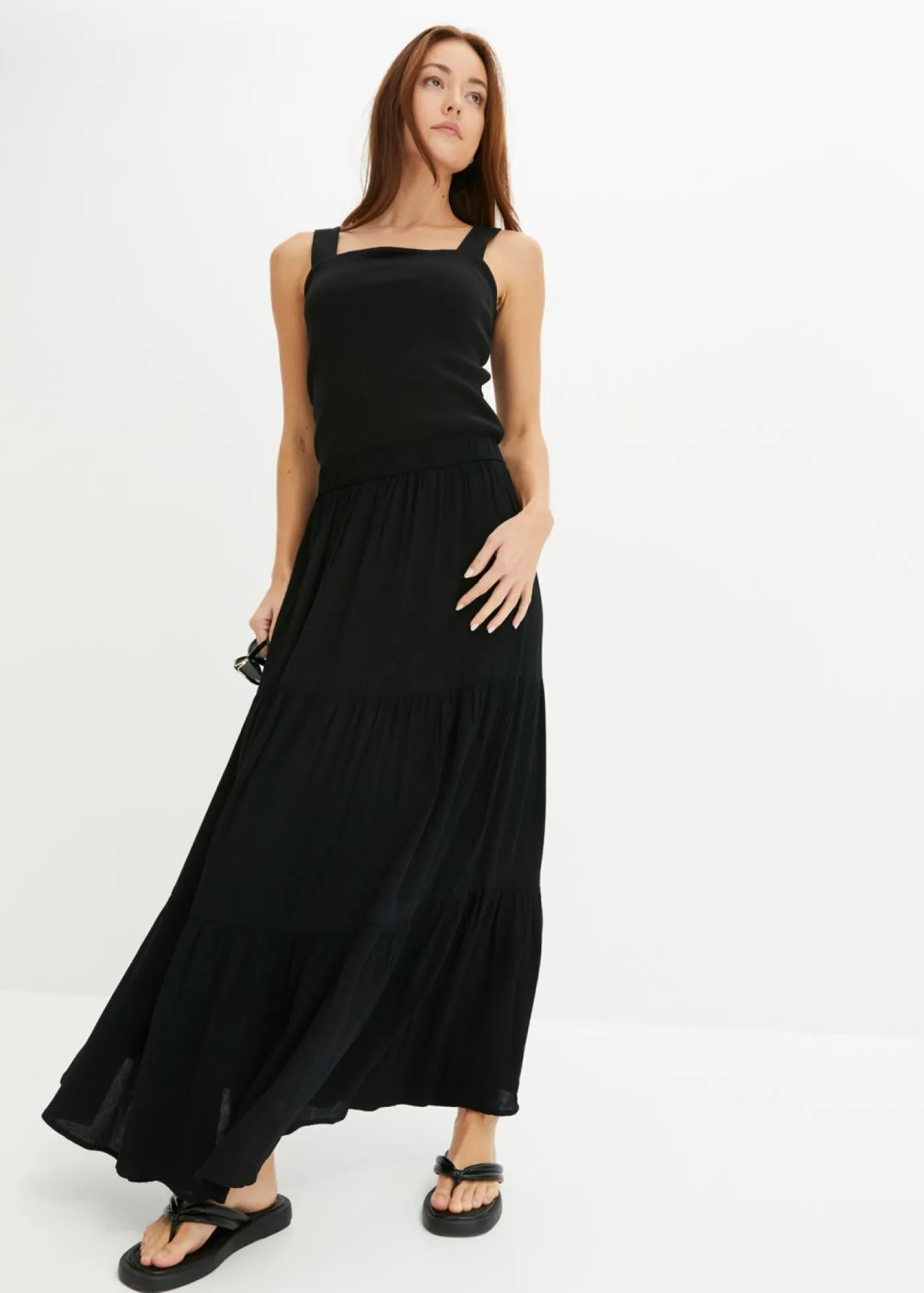 bonprix bonprix Falda larga a capas de viscosa estructurada Negro Best