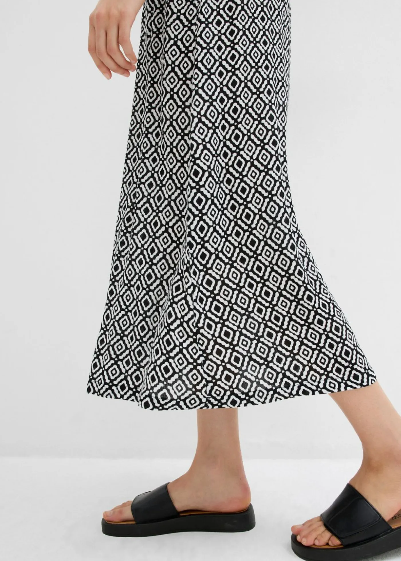 bonprix bonprix Falda larga de viscosa arrugada Negro Outlet
